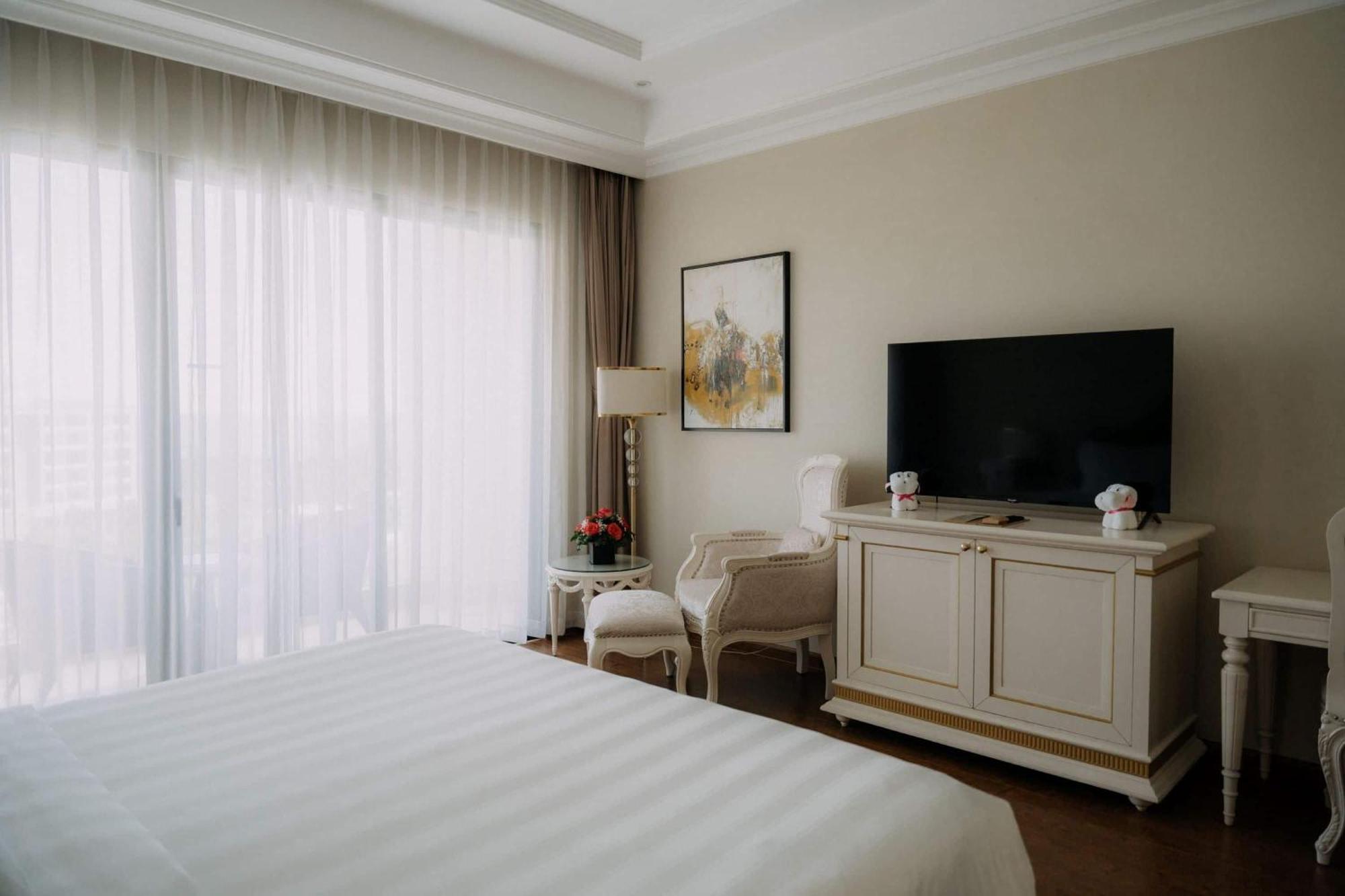 Deluxe Zimmer mit Kingsize-Bett mit Meerblick