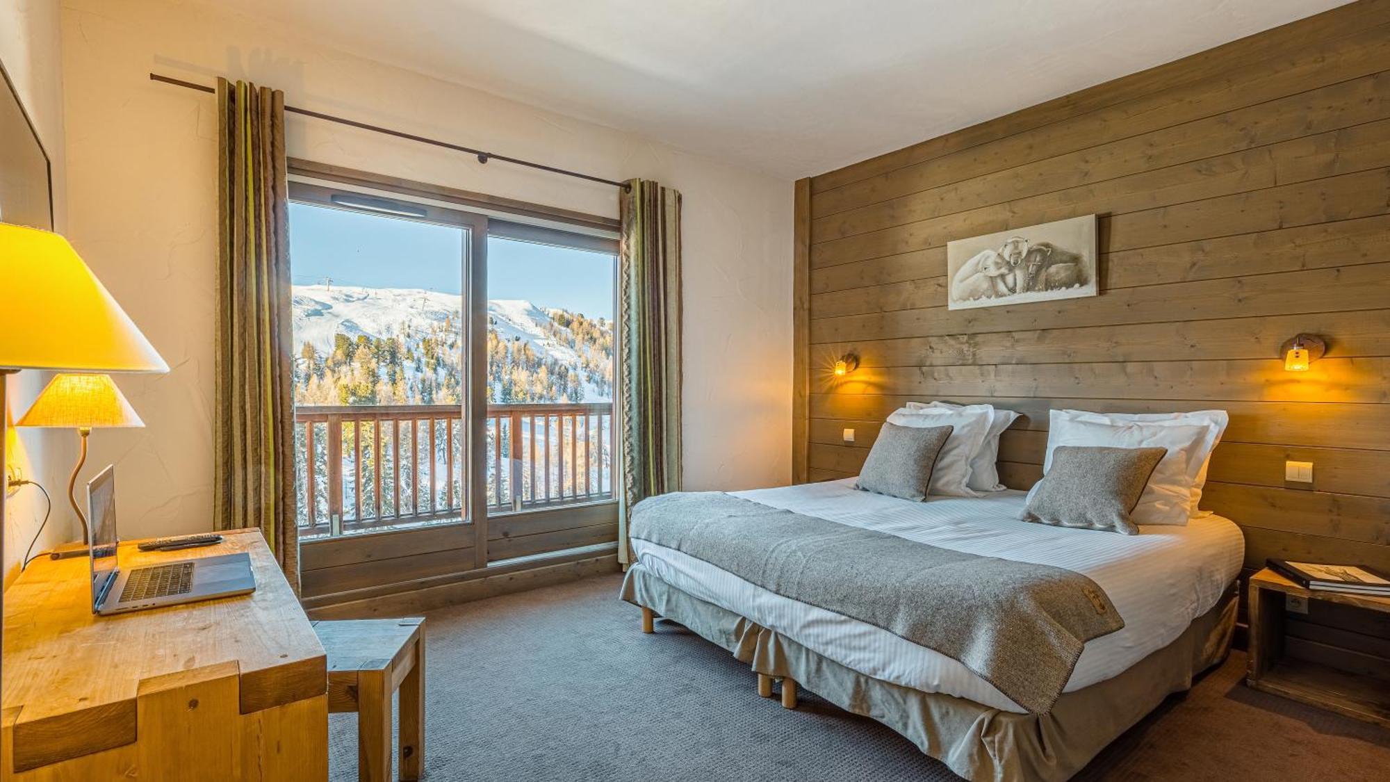 Superior Room Mountain view