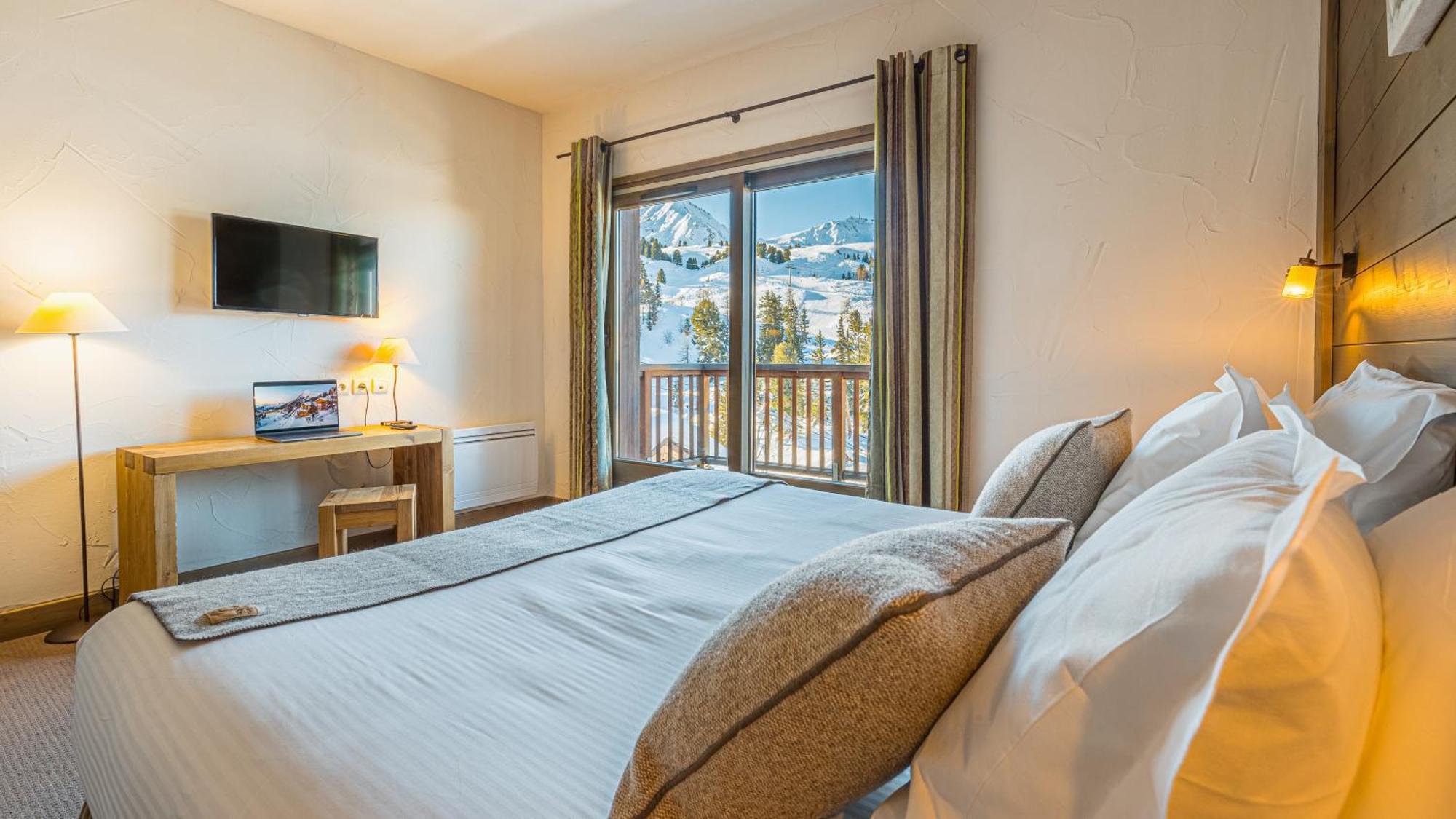 Superior Room Mountain view