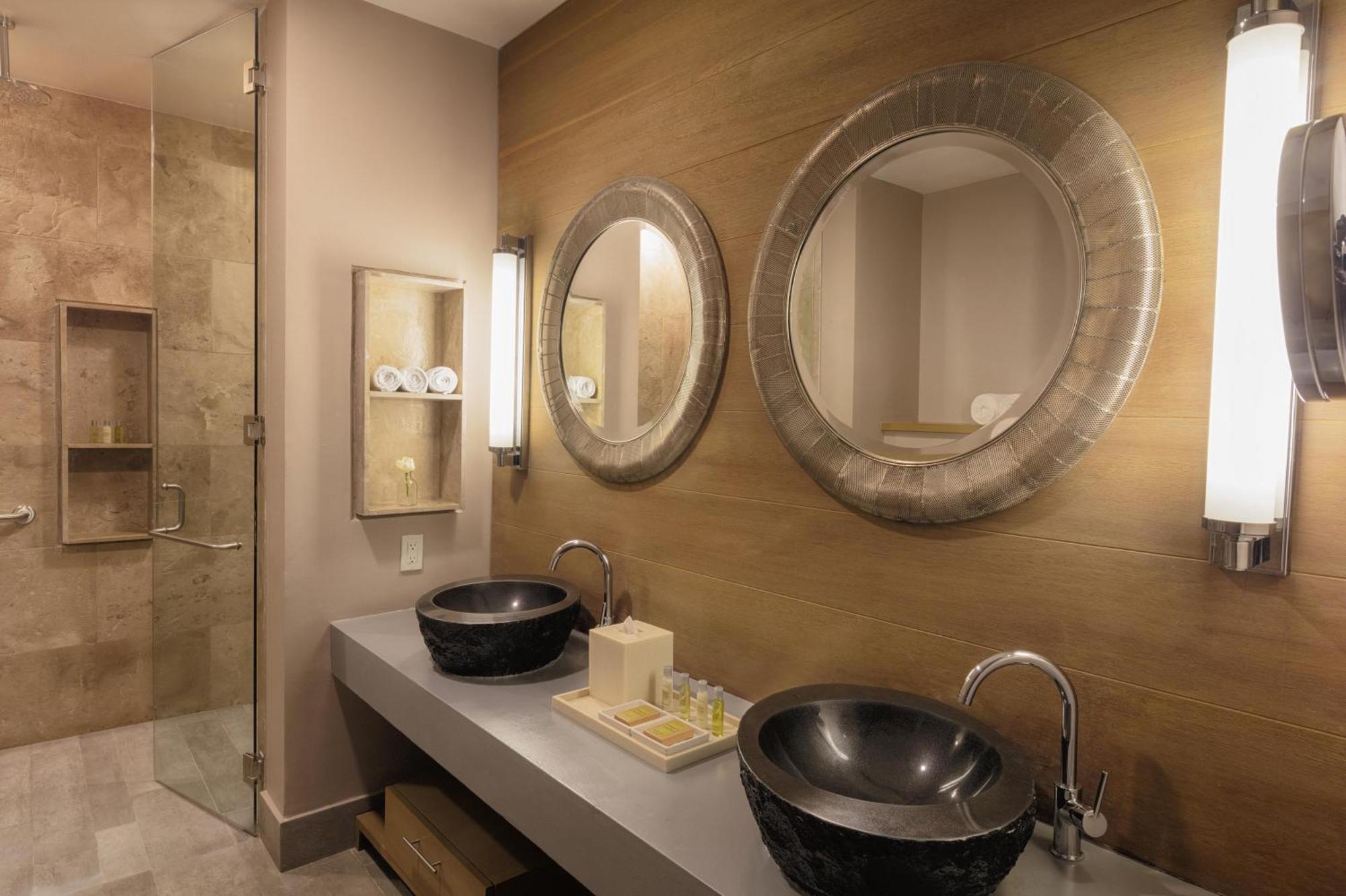 Junior King Suite - Adults Only