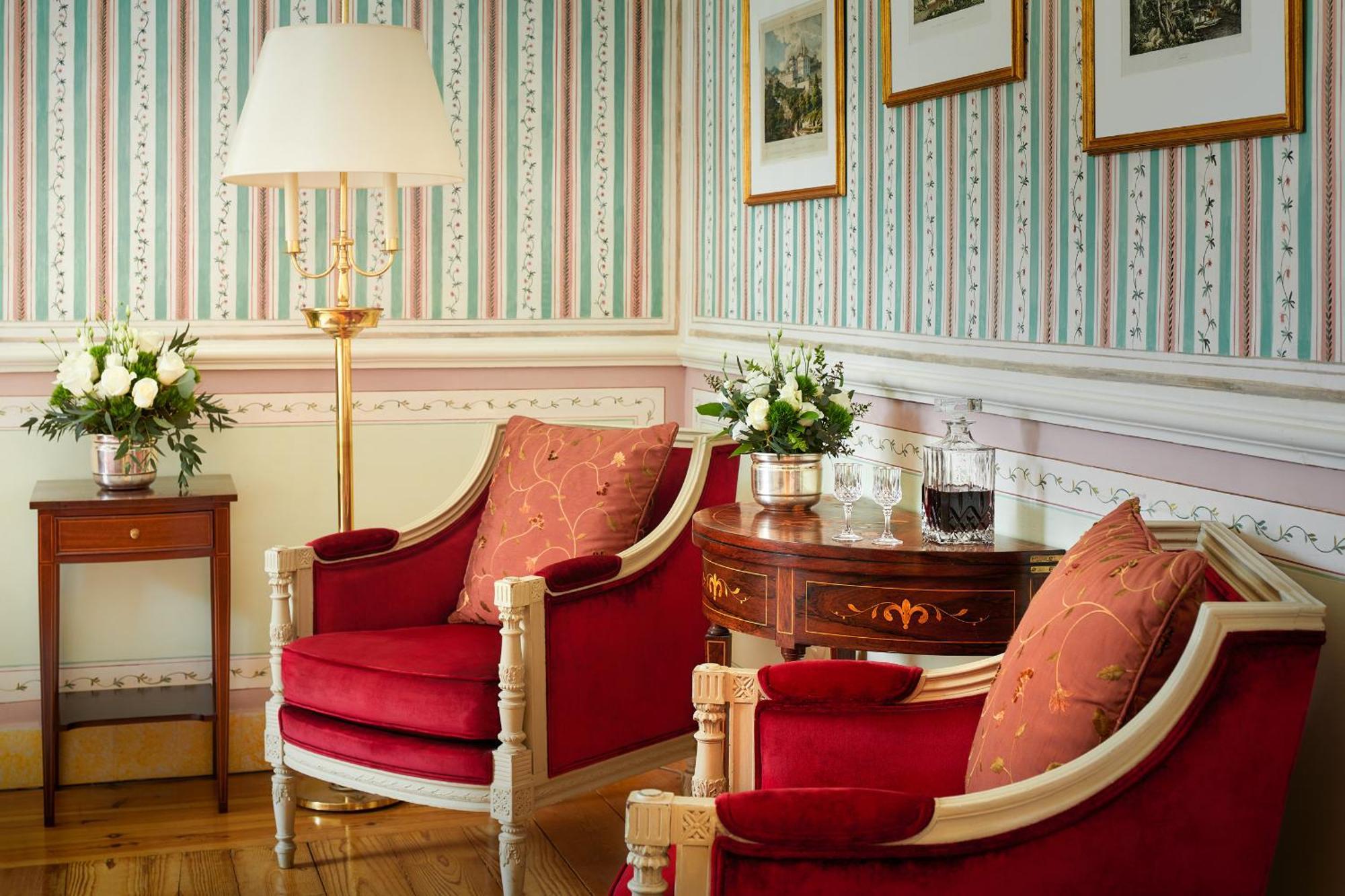 Signature Suite