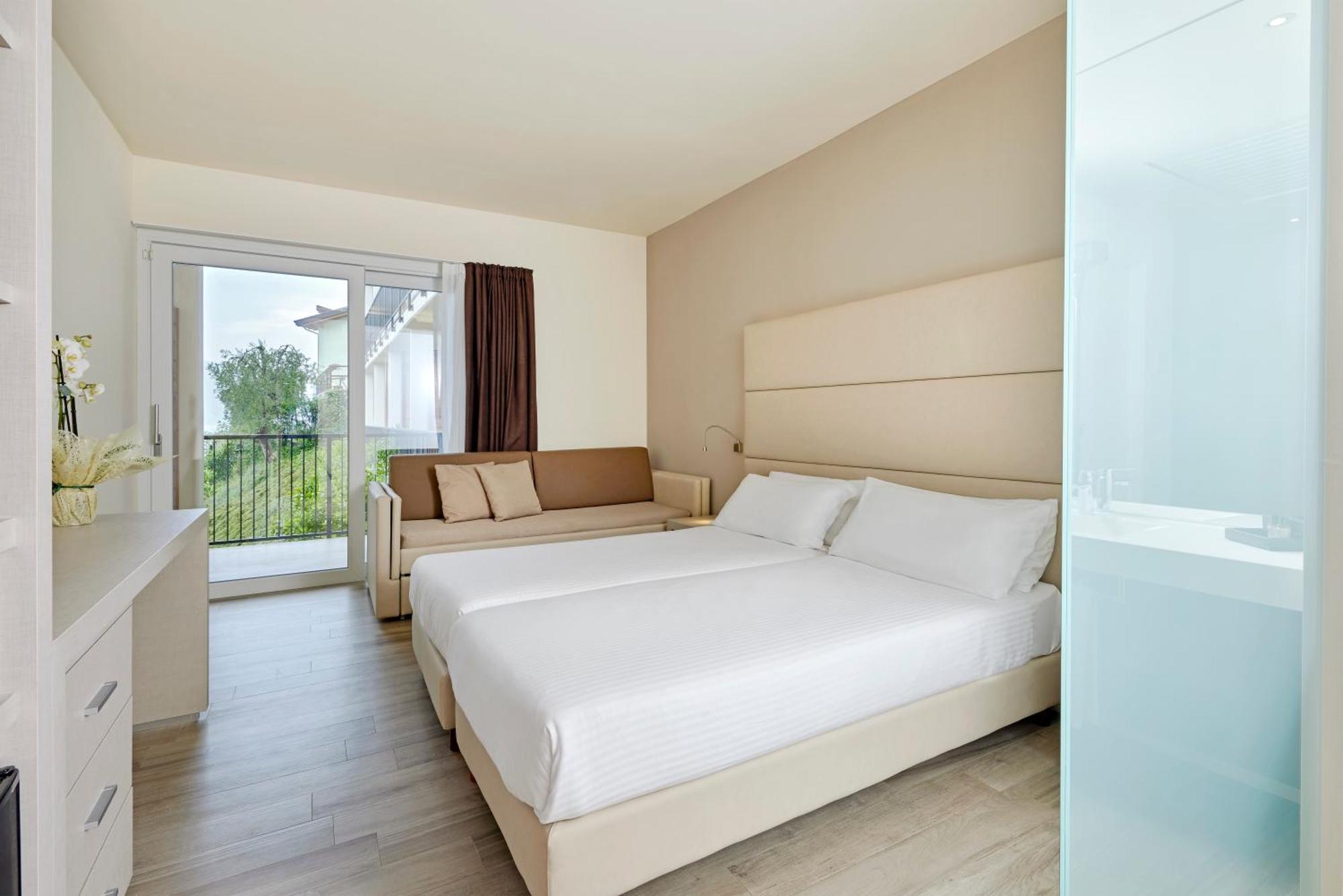 Superior Doppelzimmer mit Balkon und Seeblick