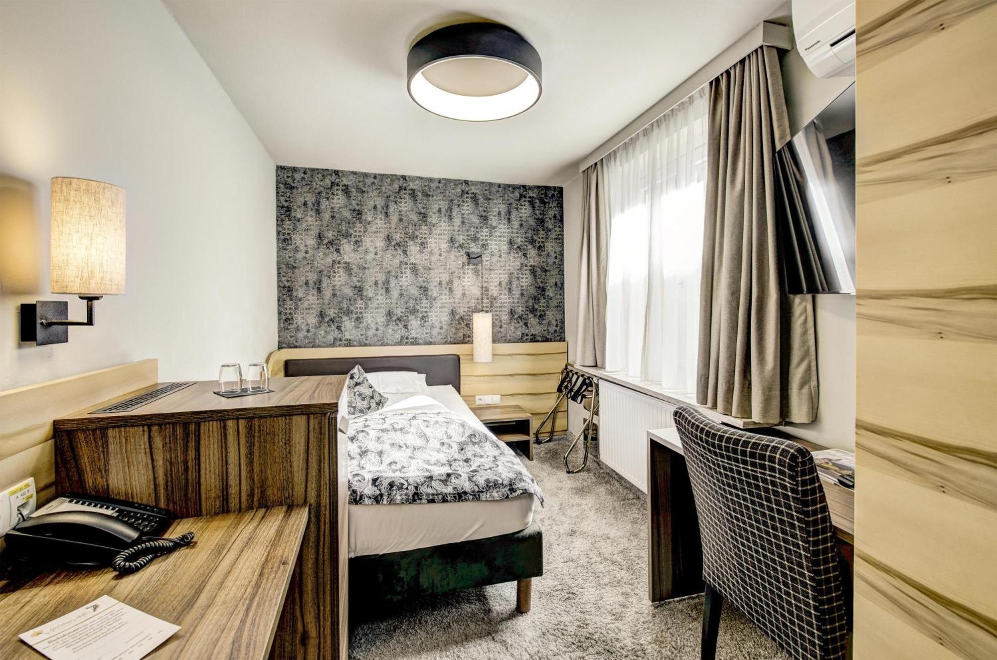 Classic Single Room
