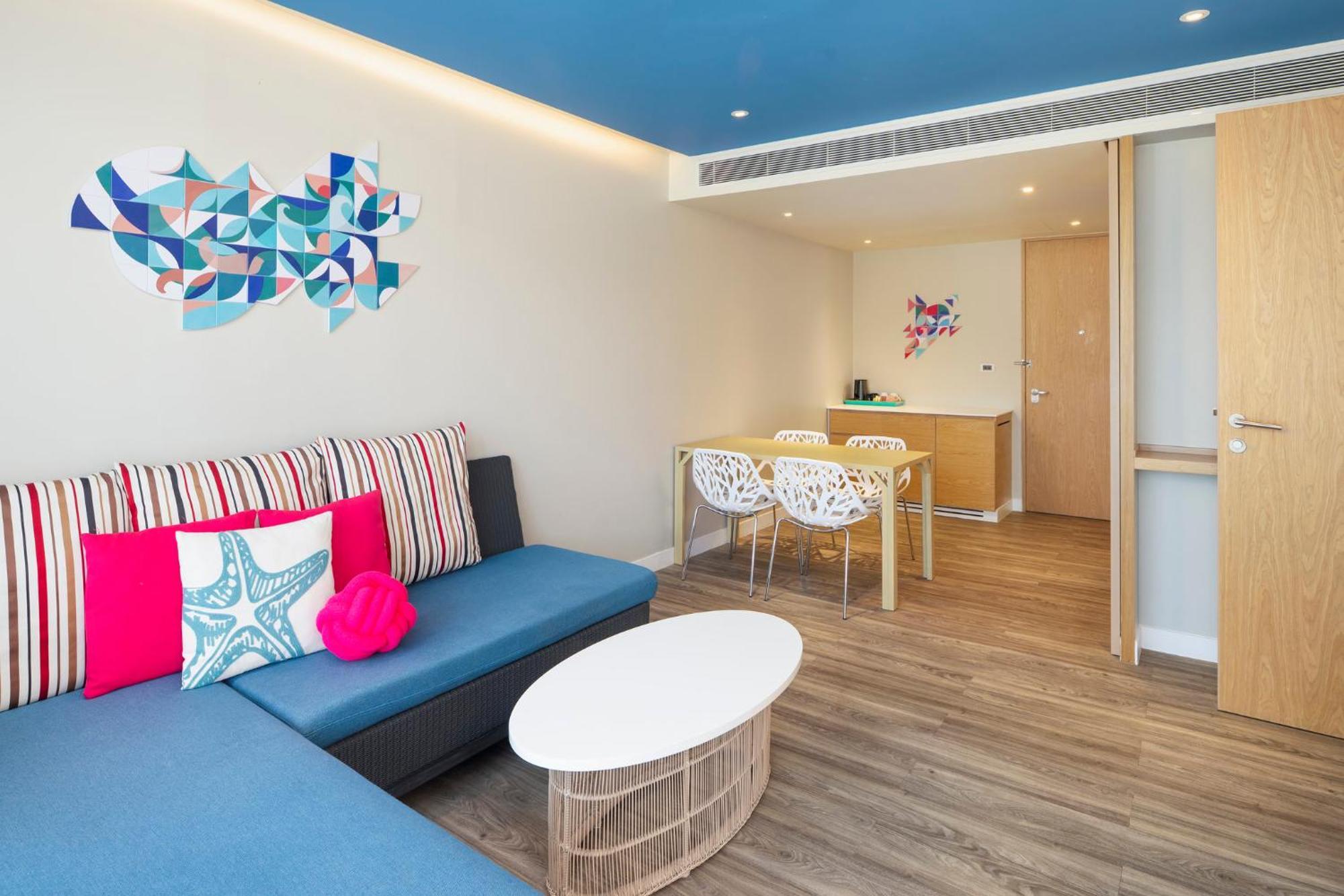 One Bedroom Suite Balcony,1765503216:JPEG