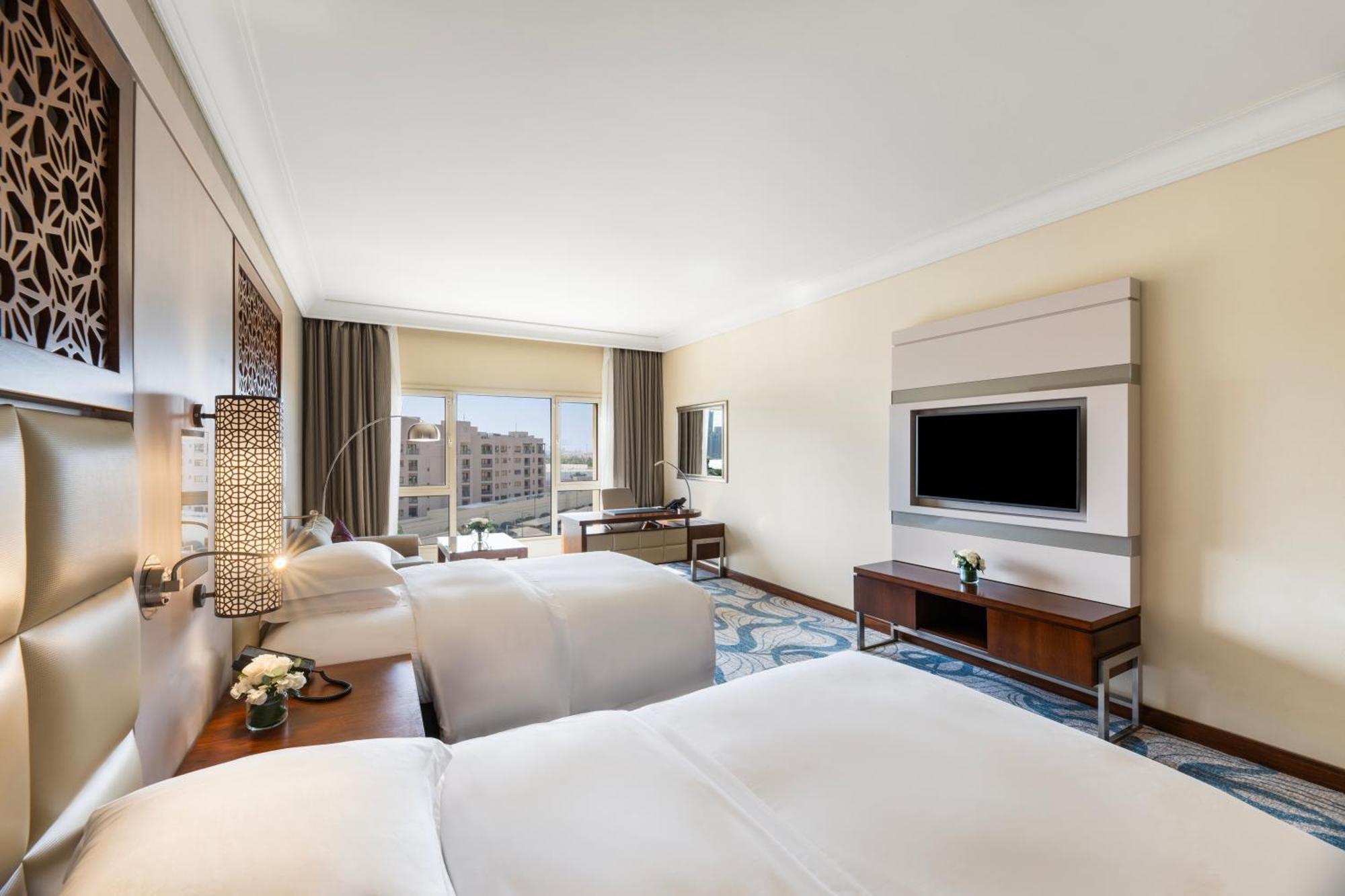 Classic Twin Room with City View