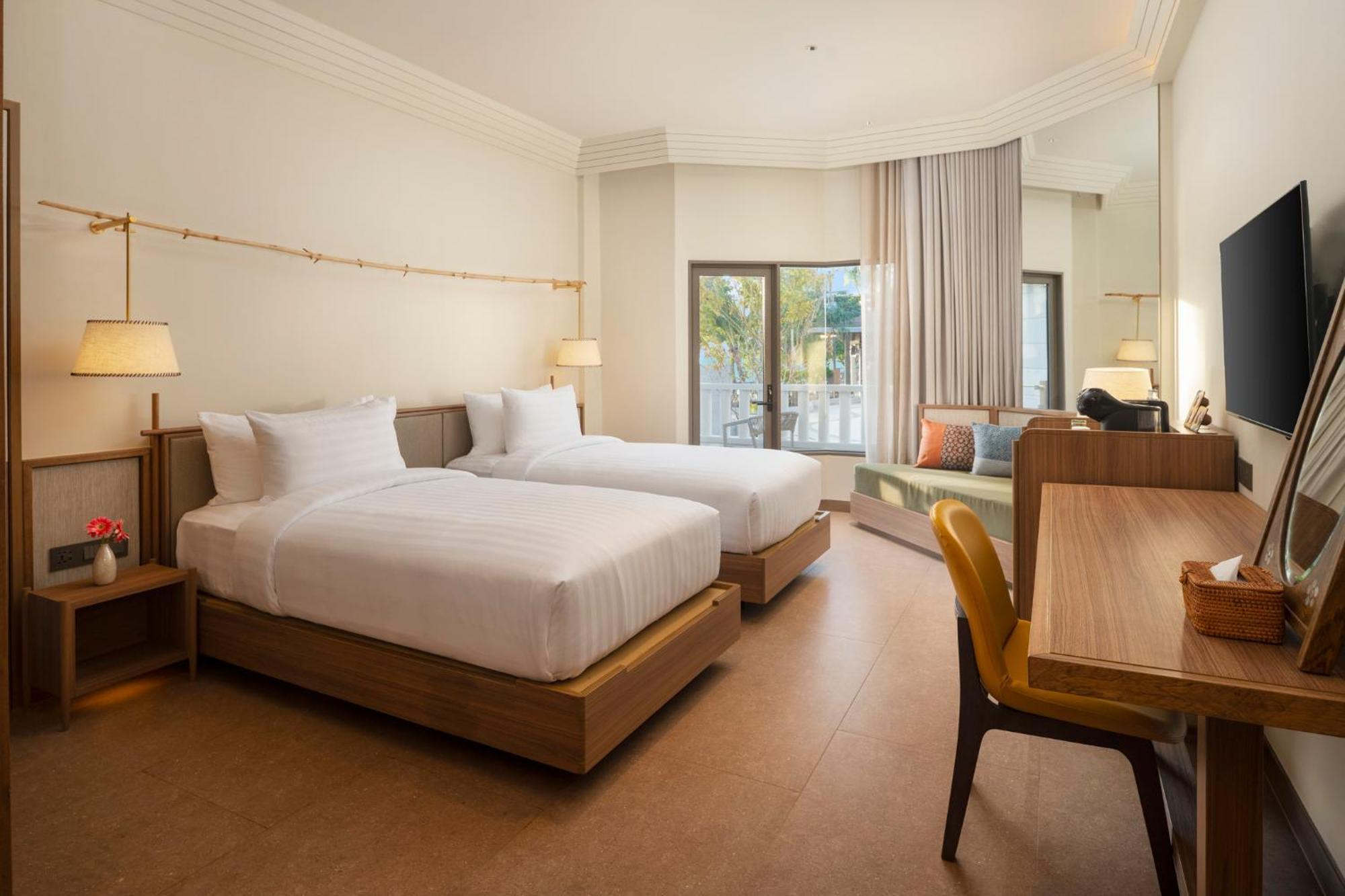 Premier Sea View