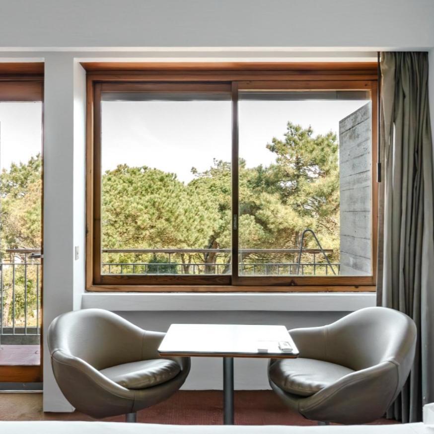 Quarto Duplo com Vista Jardim