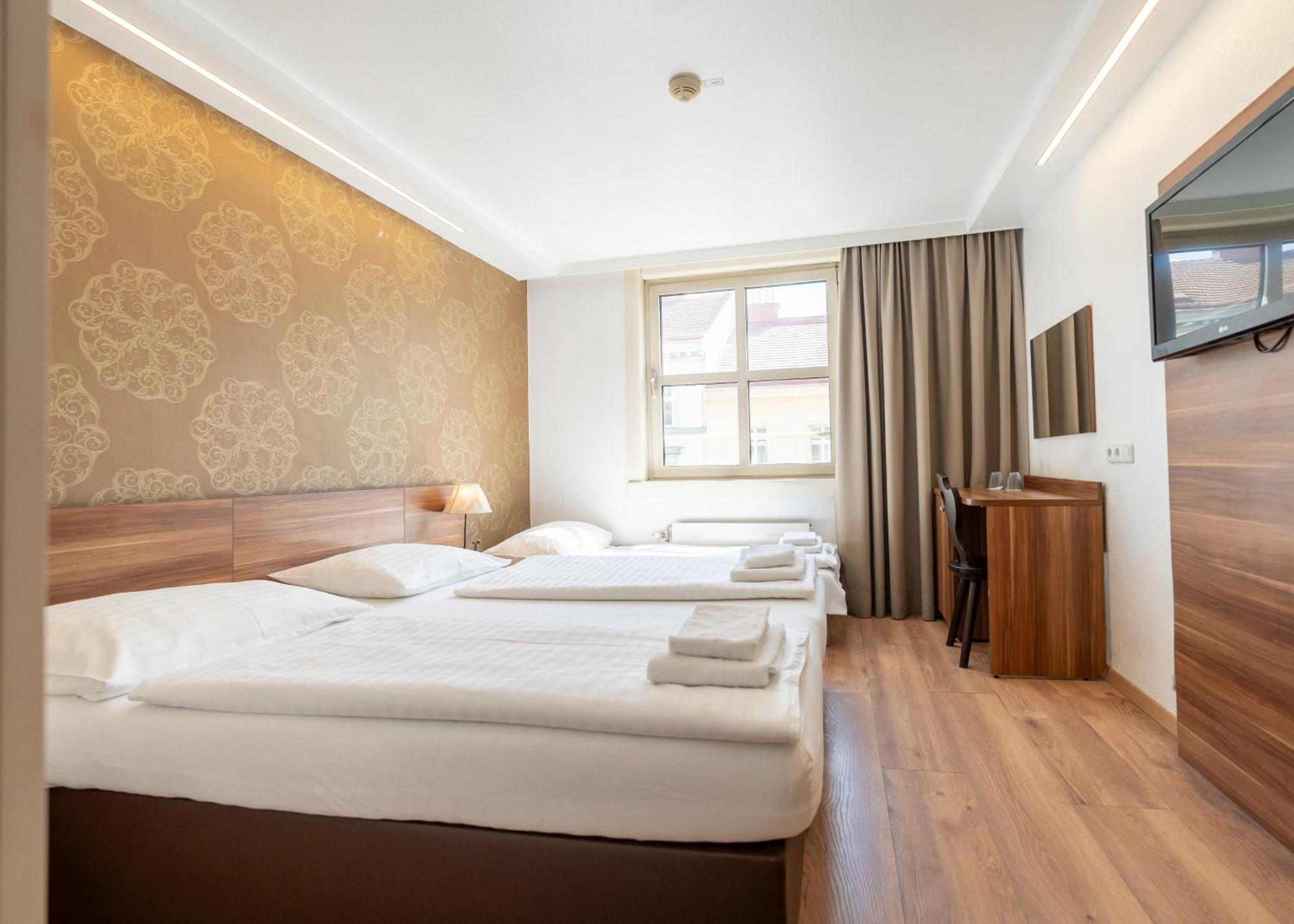 Dreibettzimmer