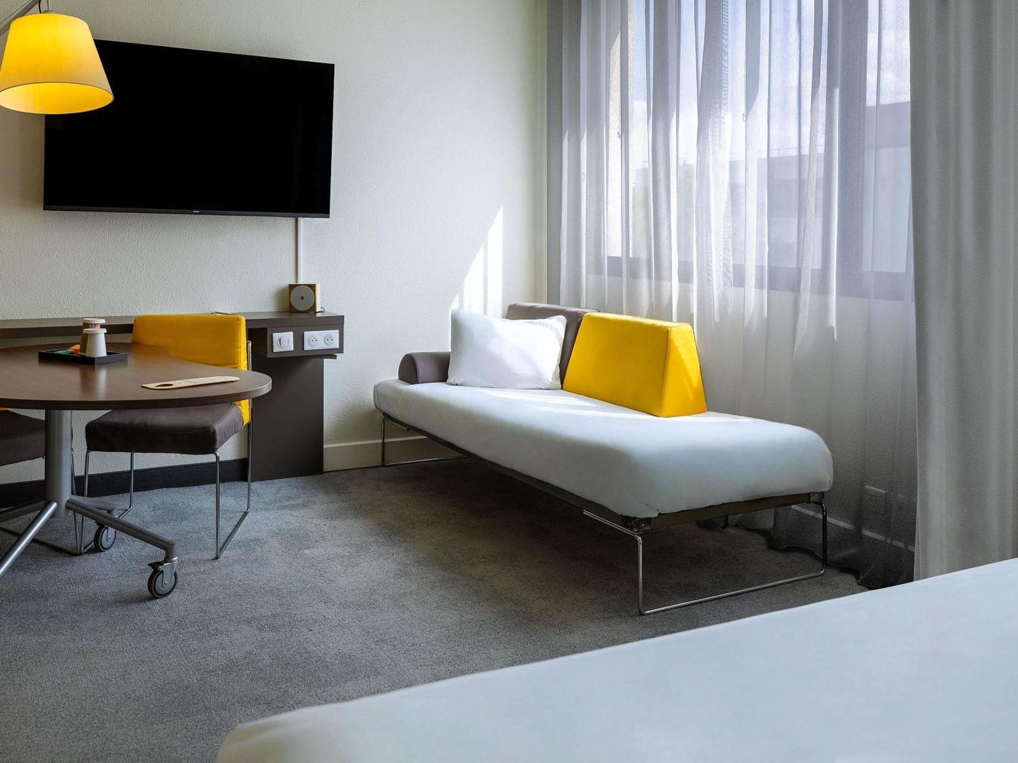 Superior Suite Double Bed Sofa Bed