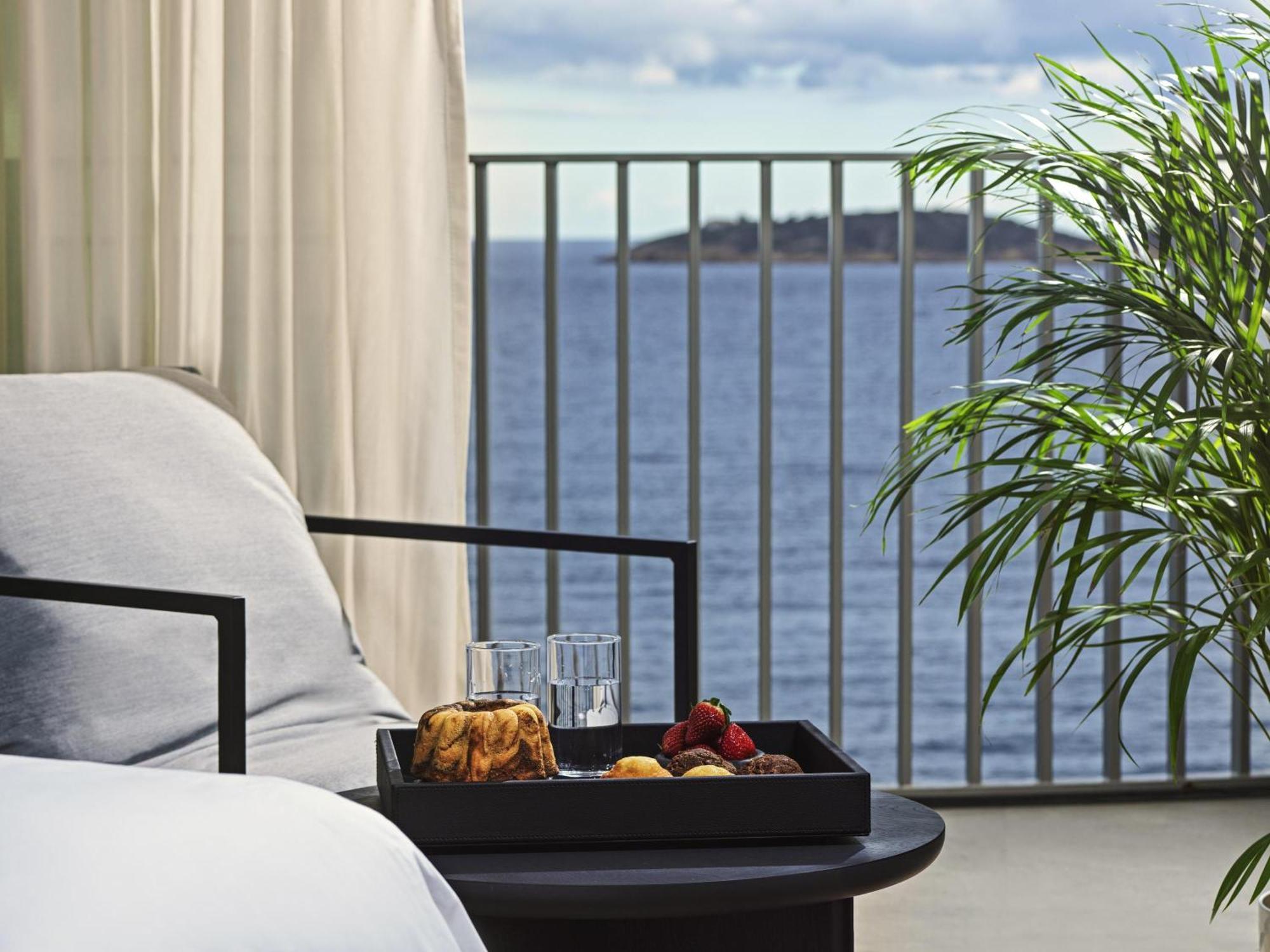 Deluxe Superior Front Sea View Balcony