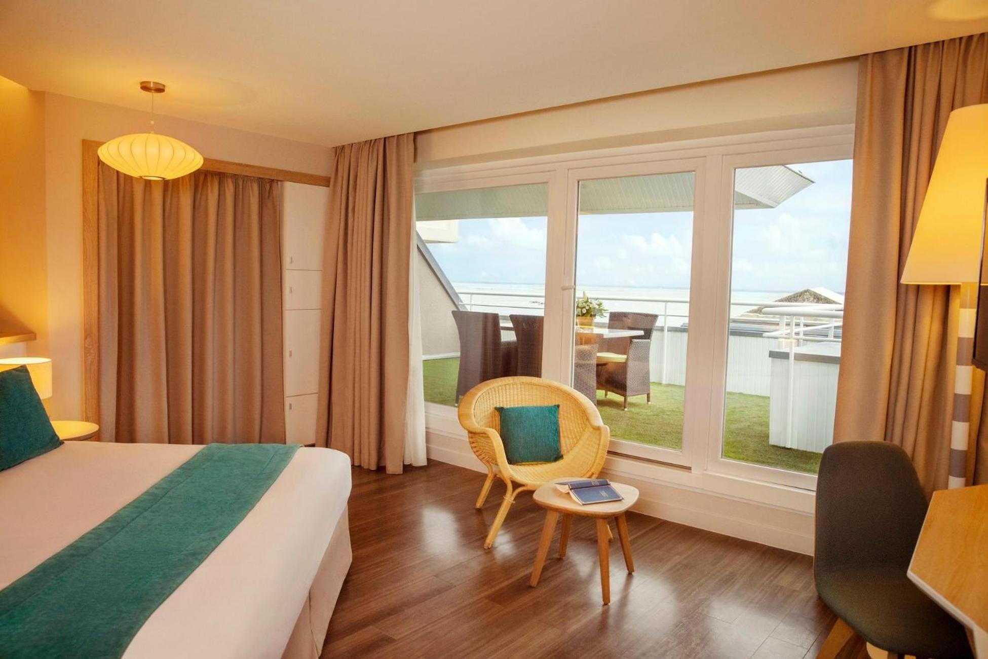 Habitación Doble Deluxe con balcón y vistas al mar