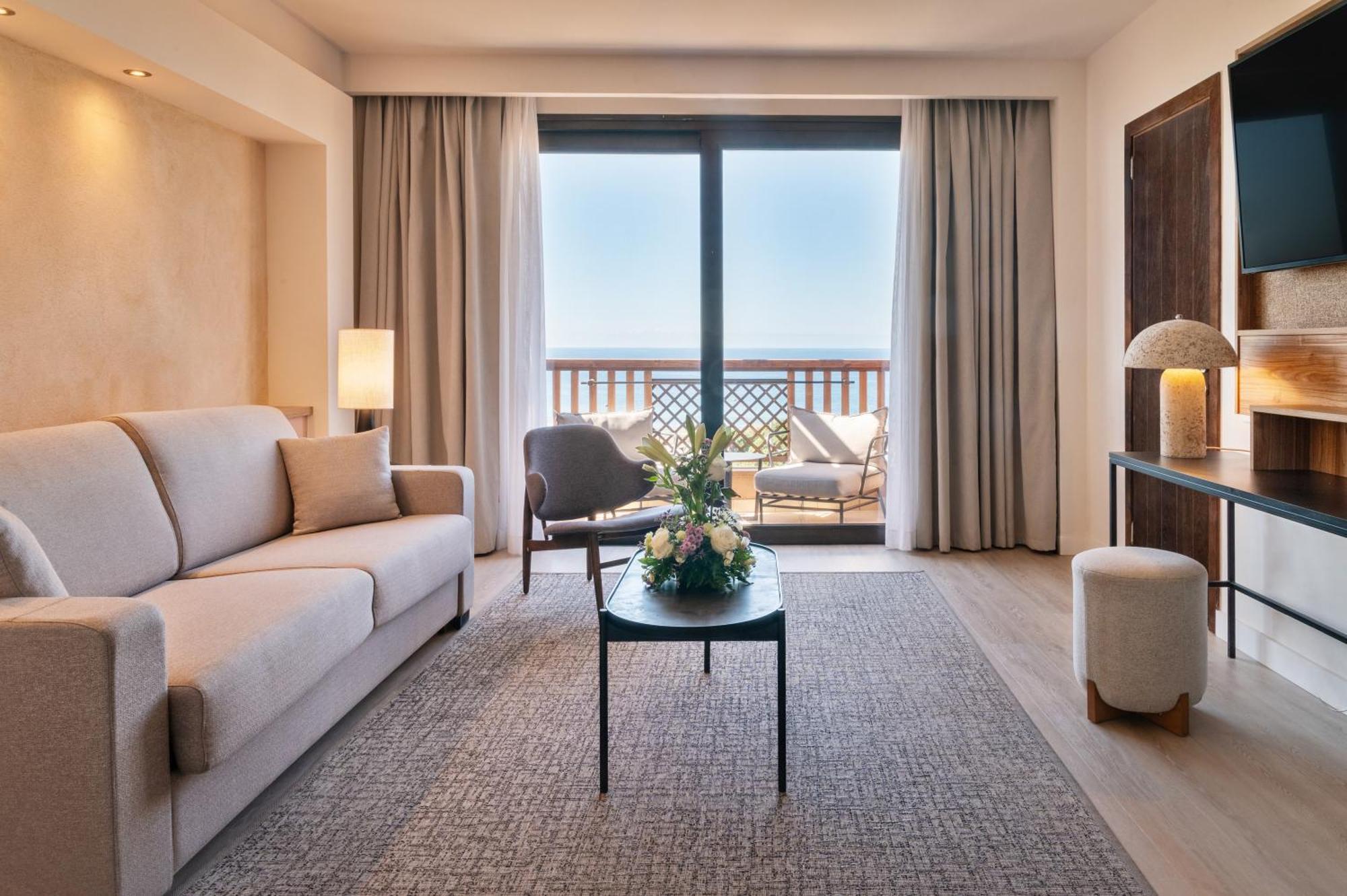 Deluxe Suite Sea View