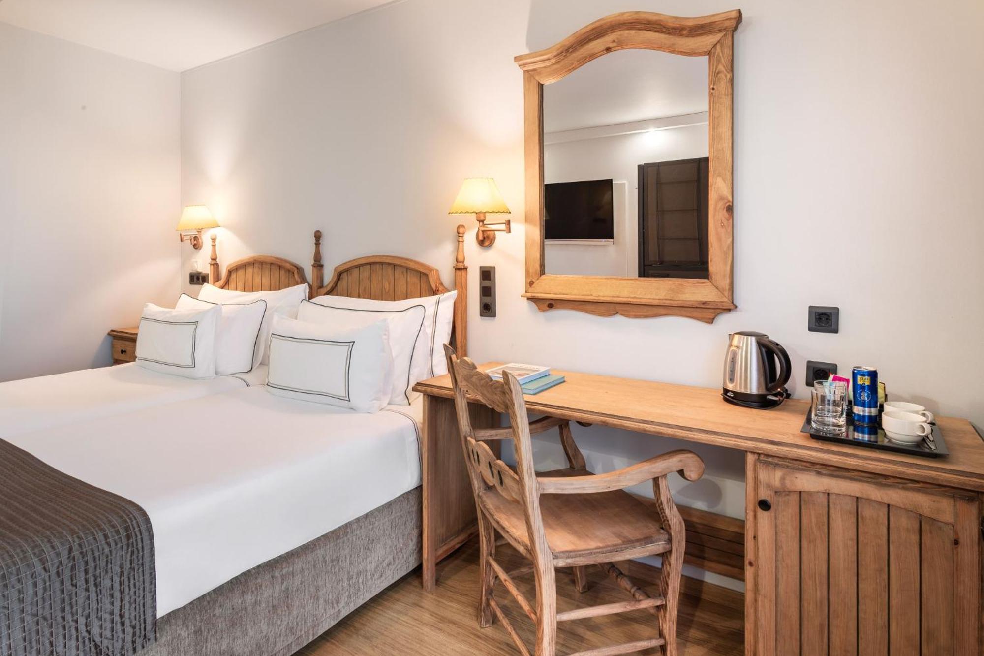 Quarto Familiar com Vista Montanhas