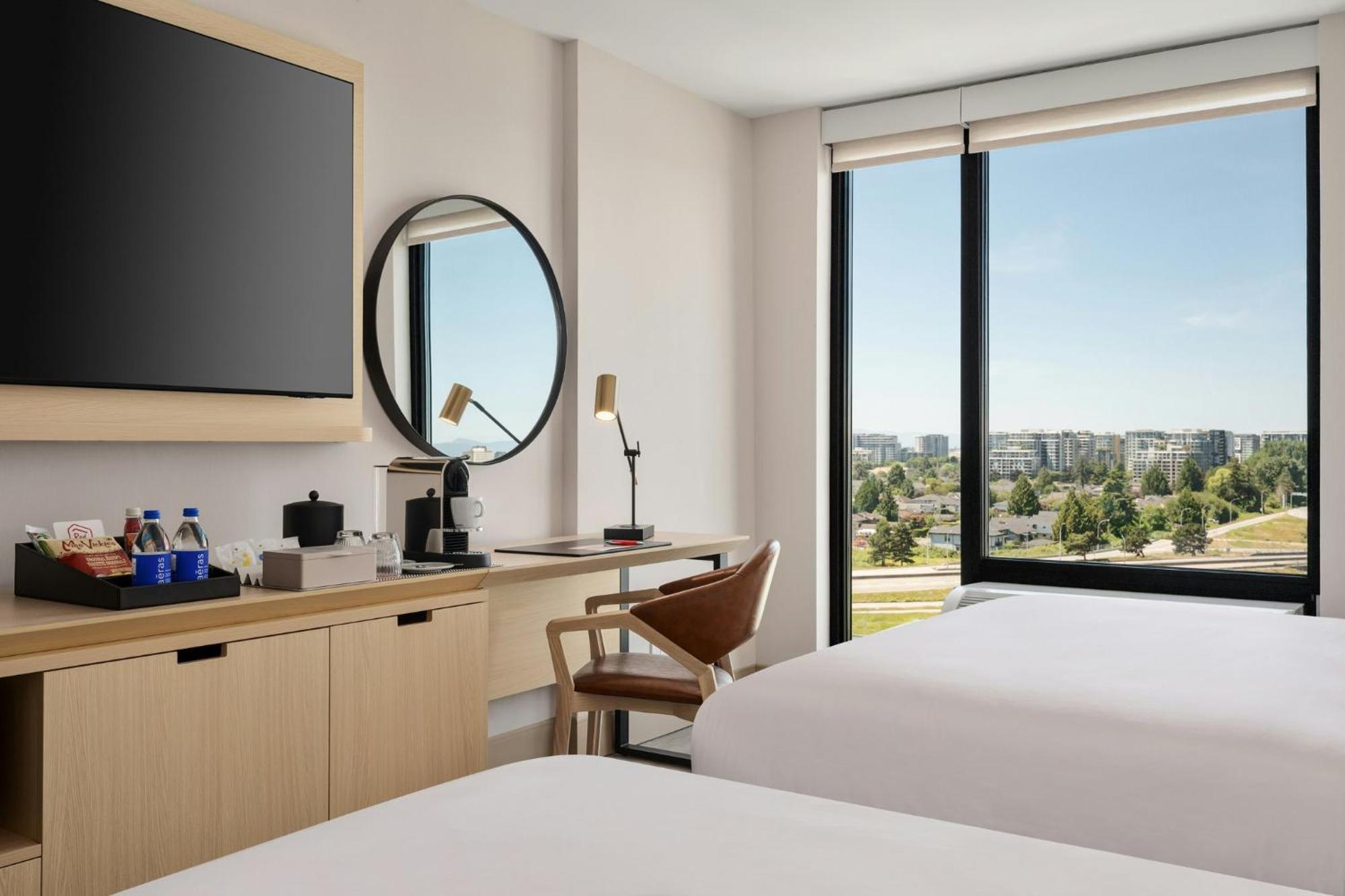 Deluxe Room Two Queen Beds Smoke