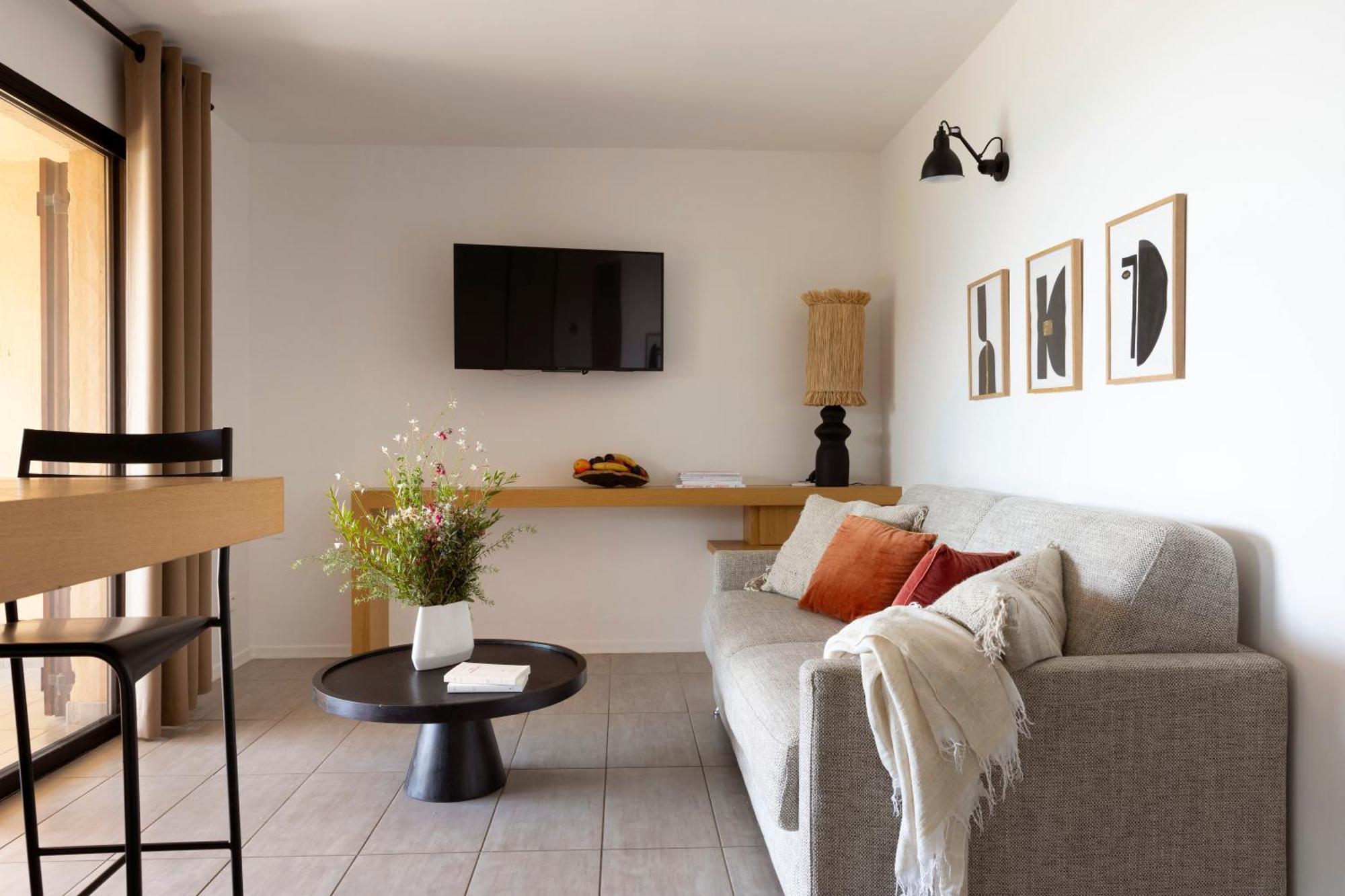 Premium Suite One Bedroom