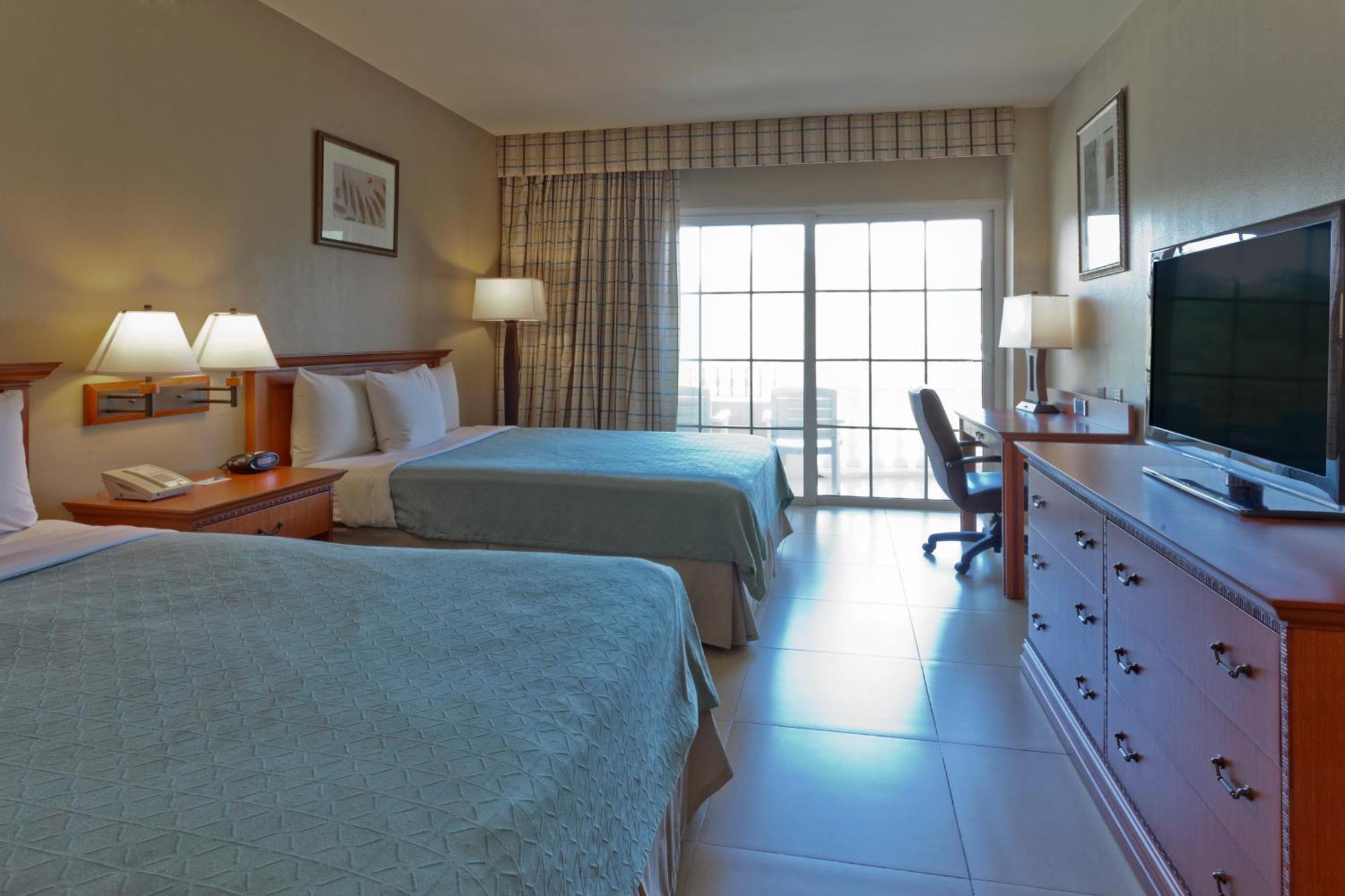 Queen Room with Two Queen Beds and Ocean View - Non-Smoking