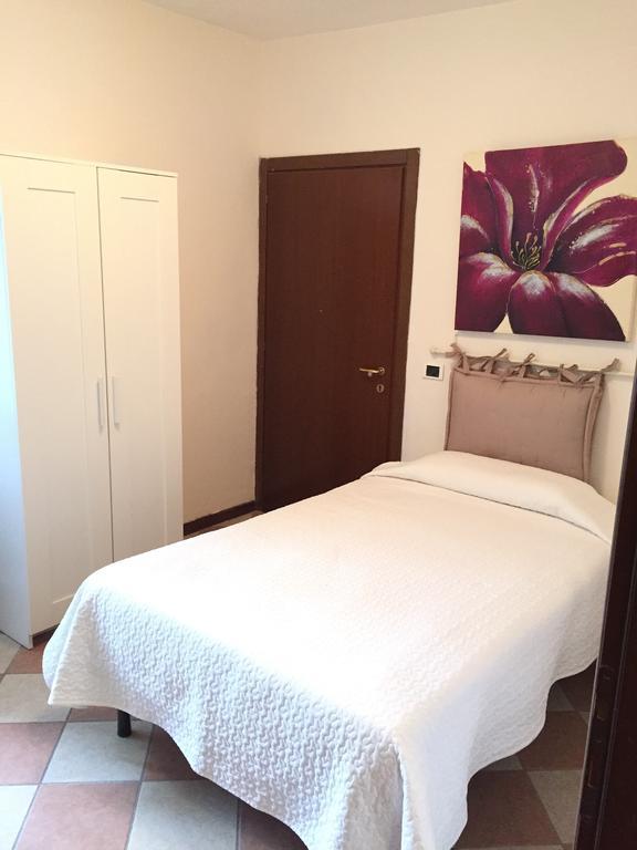 Single Room,713142598:JPEG