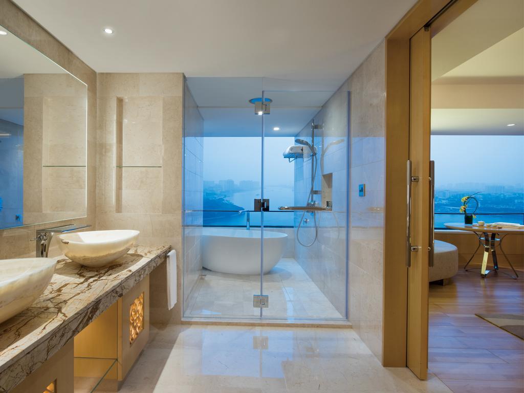 Deluxe King Room with River View