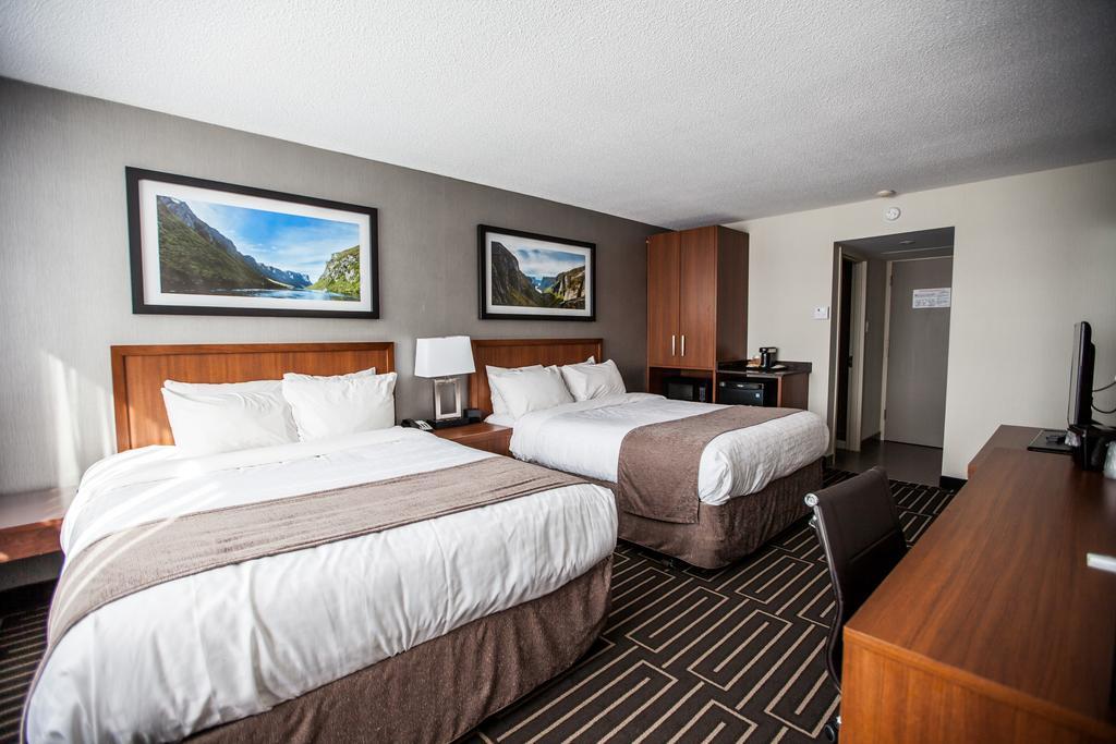 Queen Room with Two Queen Beds - Non-Smoking