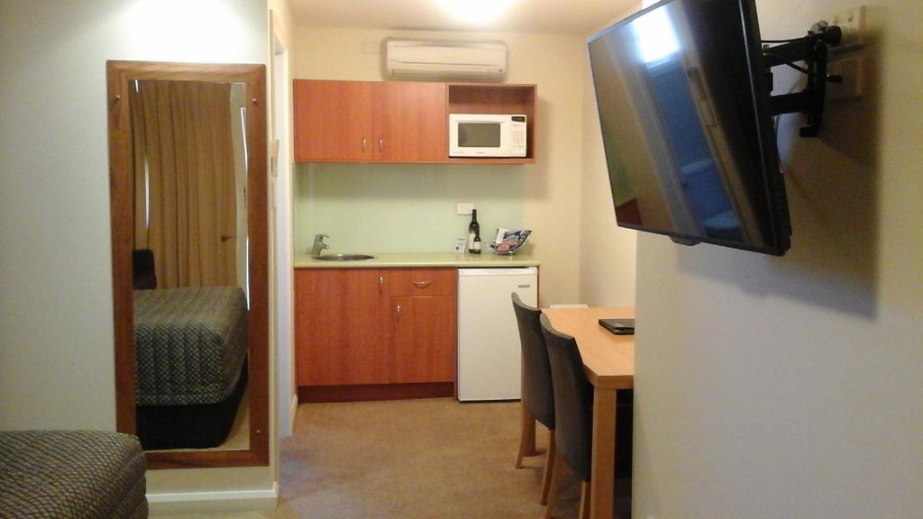 Executive Queen Room
