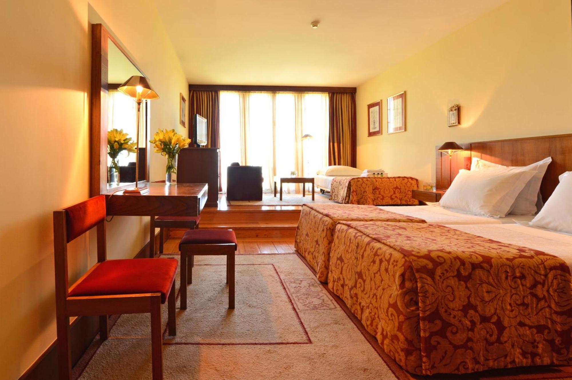 Superior Family Room,349181356:JPEG