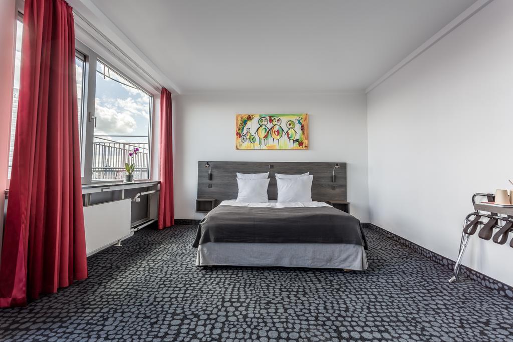 Classic Queen Room Four
