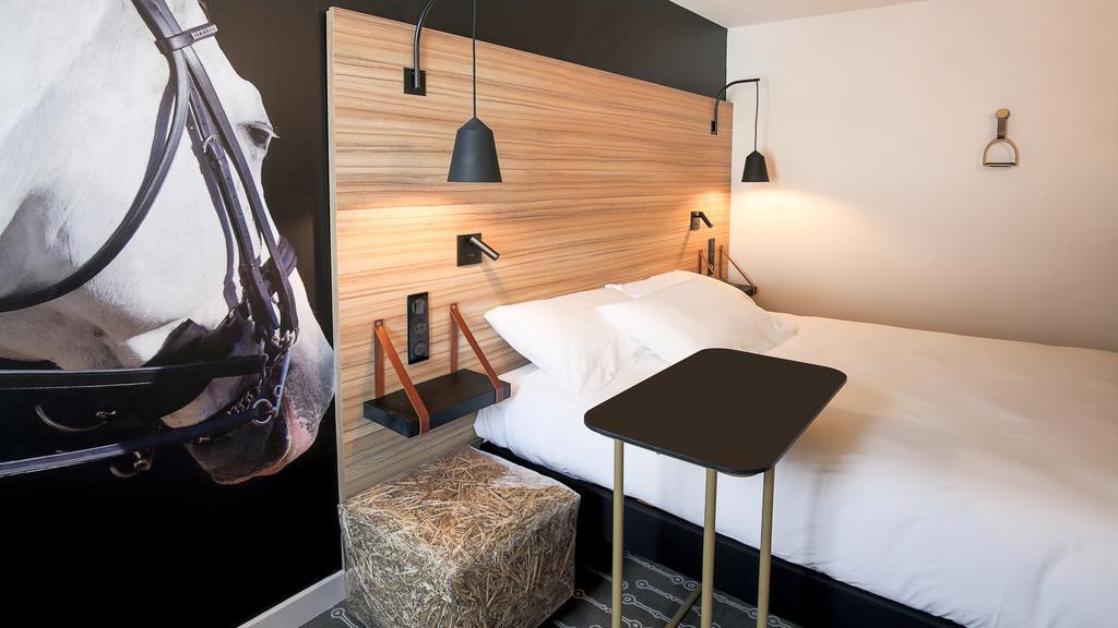 Standard Double Room,702884884:JPEG