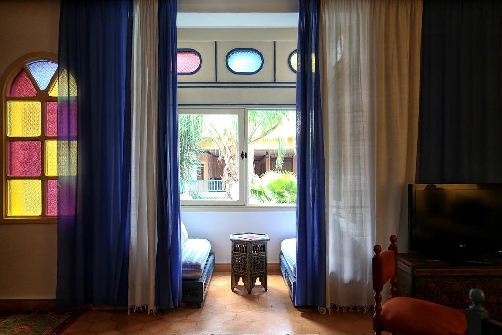 Clementine Suite,412907904:JPEG