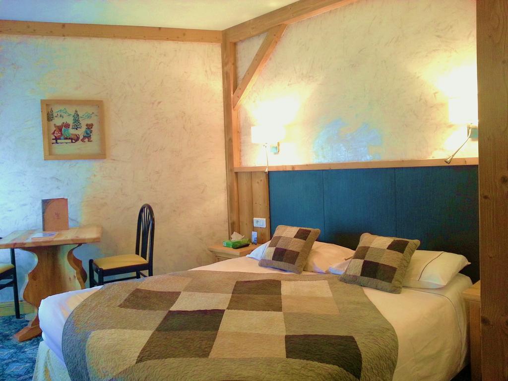Traditional Double Room - Partial view on the lake