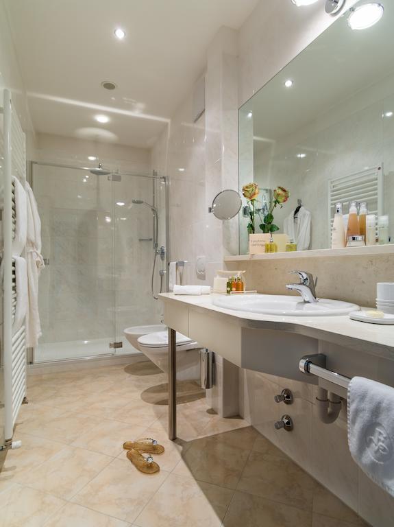 Deluxe Double or Twin Room with Garden View