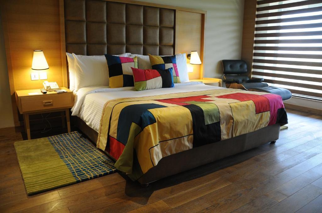 Deluxe King Room,813373728:JPEG