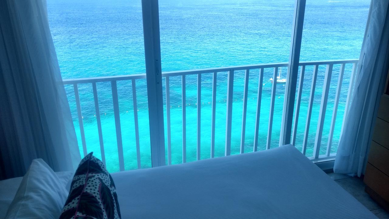 Deluxe Ocean Front Double,672872772:JPEG