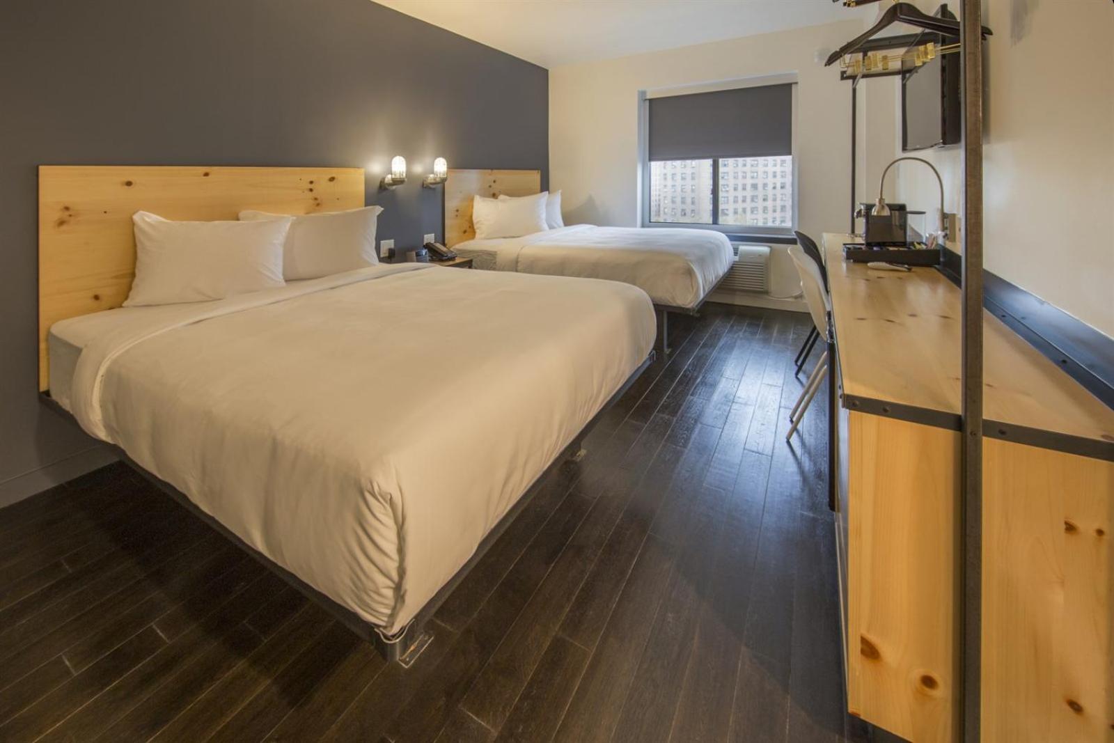 Queen Room with Two Queen Beds,553617087:JPEG