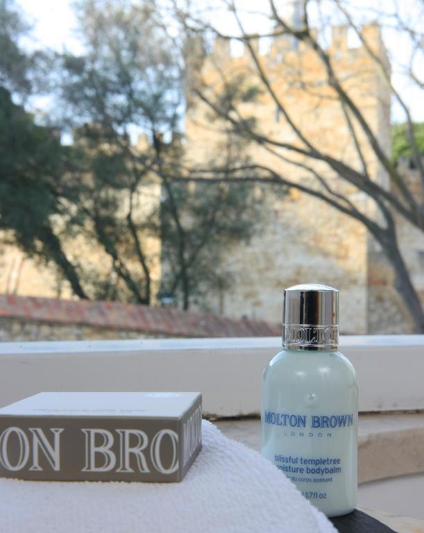 Petite Castelo Room