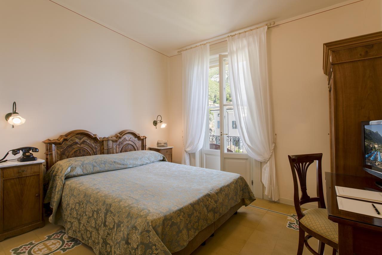 Double Room Lake View