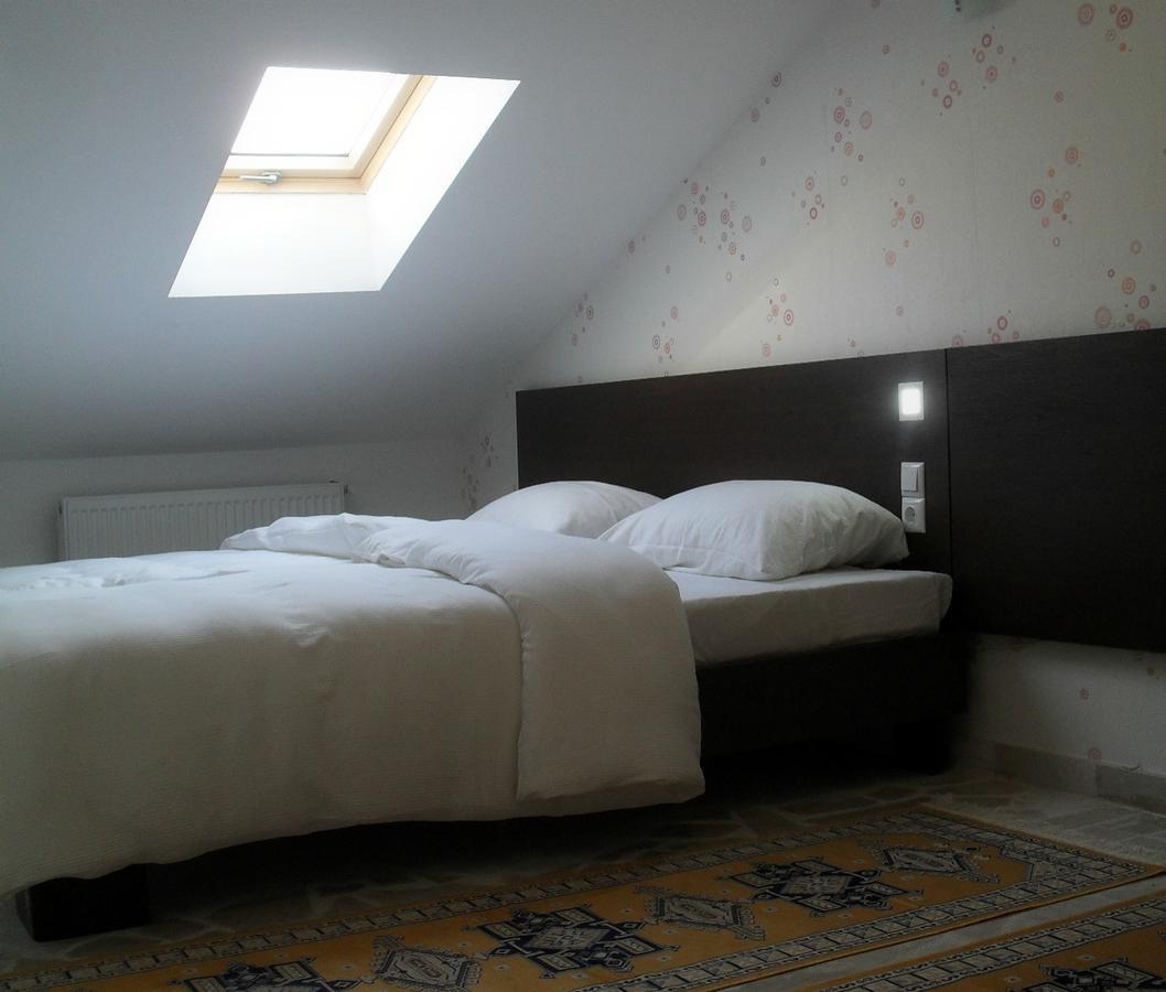 Economy Double Room,1223560252:JPEG