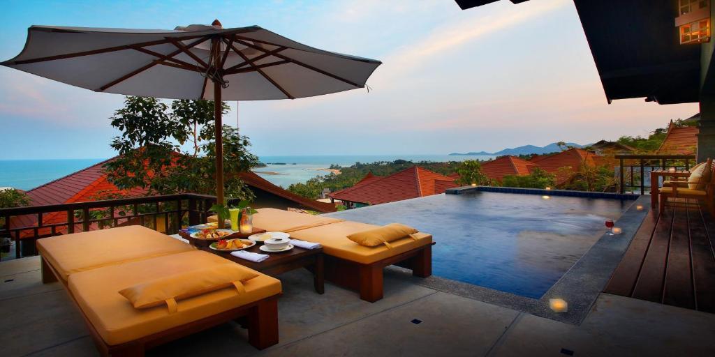 Poolvilla zum Hügel mit Meerblick