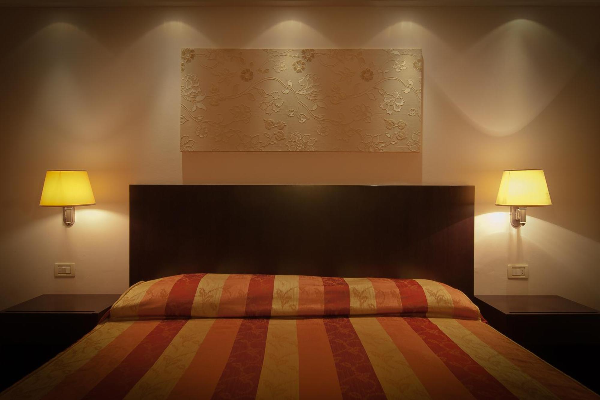 Classic Double or Twin Room,1209672706:JPEG