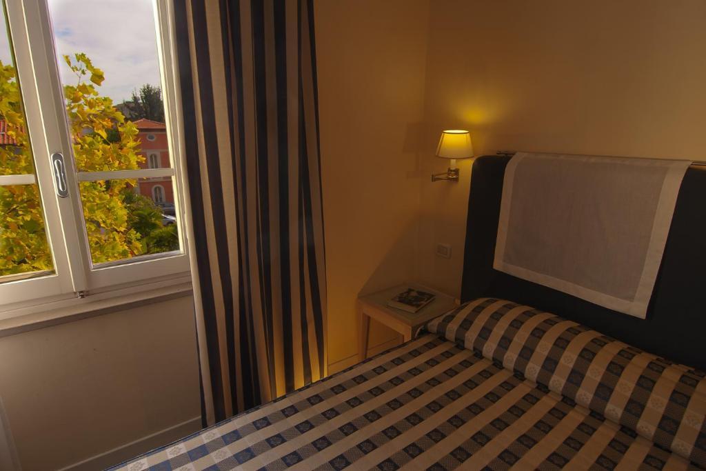 Single Room,1209672706:JPEG