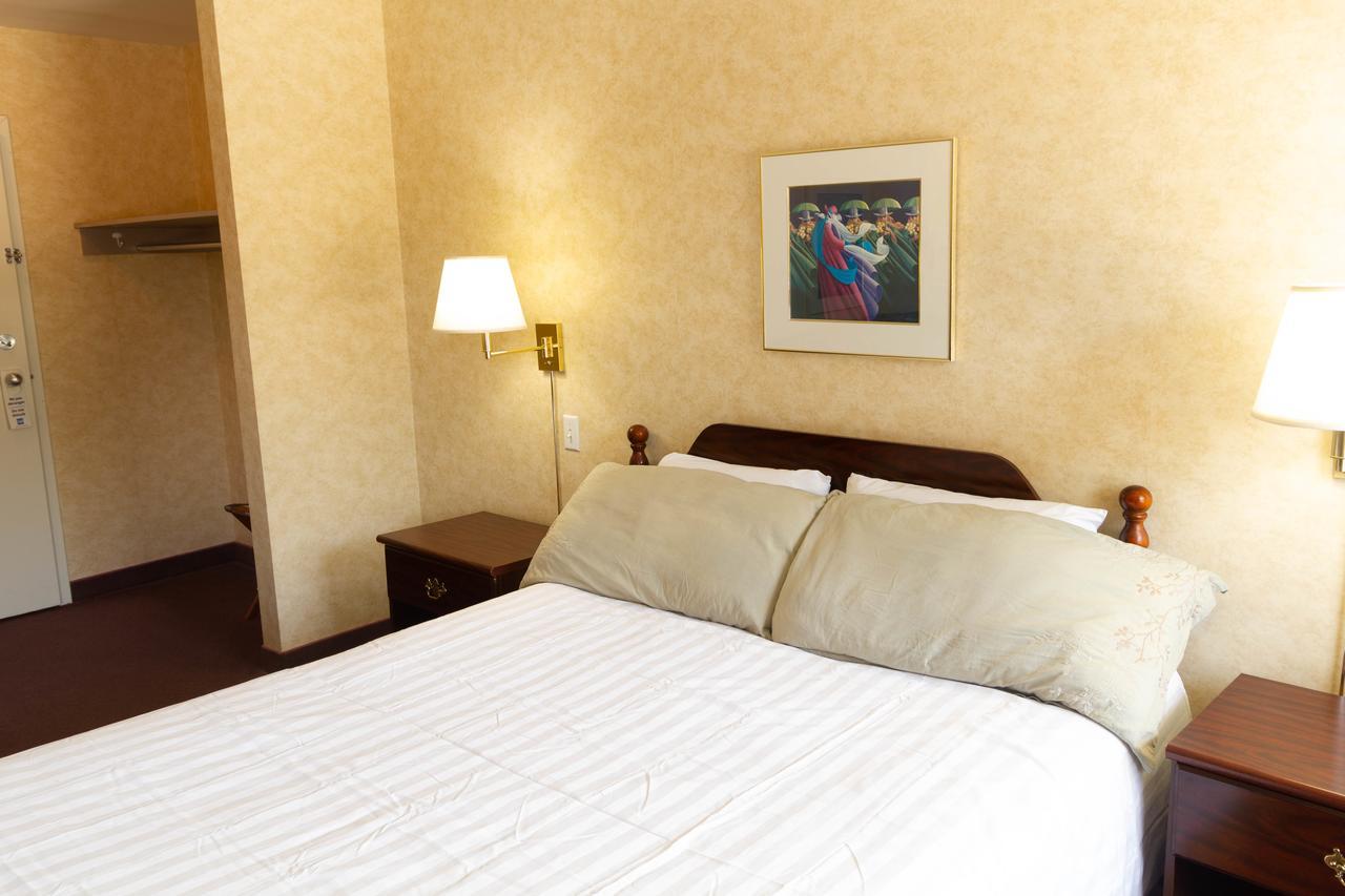 Chambre Lit Queen-Size avec Canapé-Lit