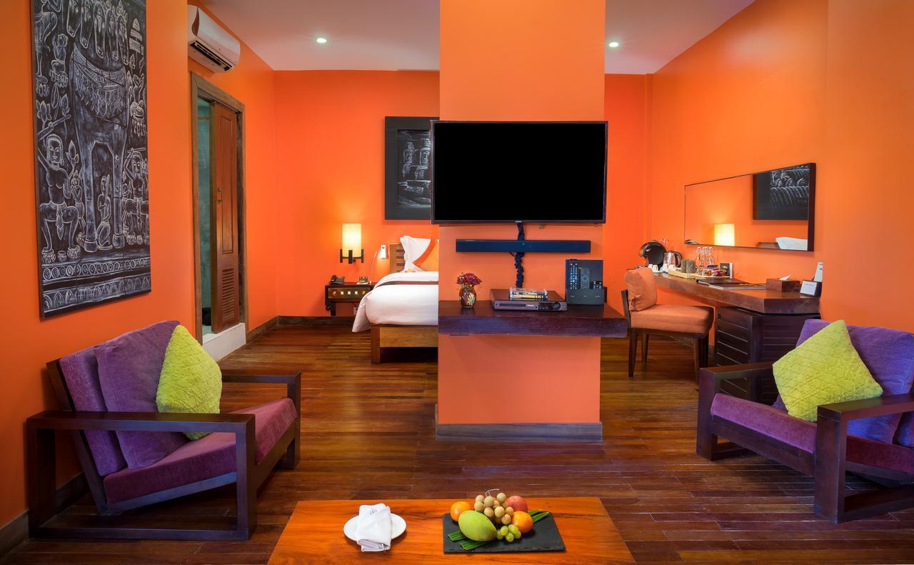 Royal Suite Pool Access - Free USD15 Credit Spa,665199729:JPEG