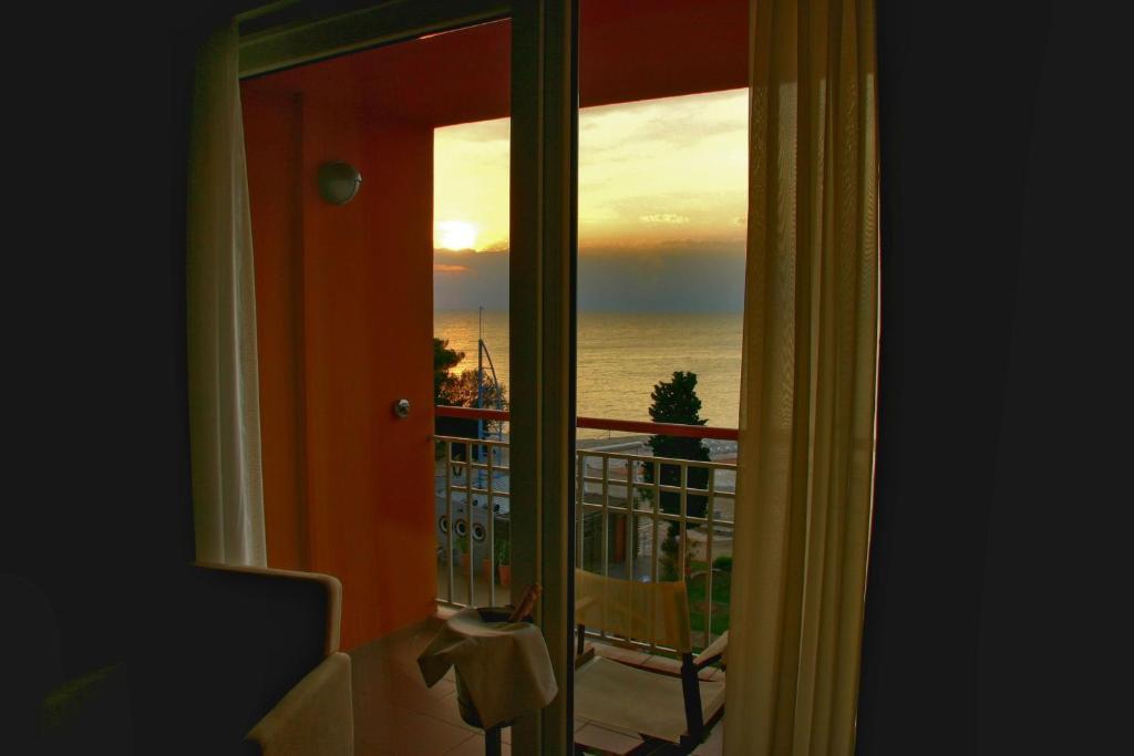 Premium Room Balcony Sea Side,1228315169:JPEG