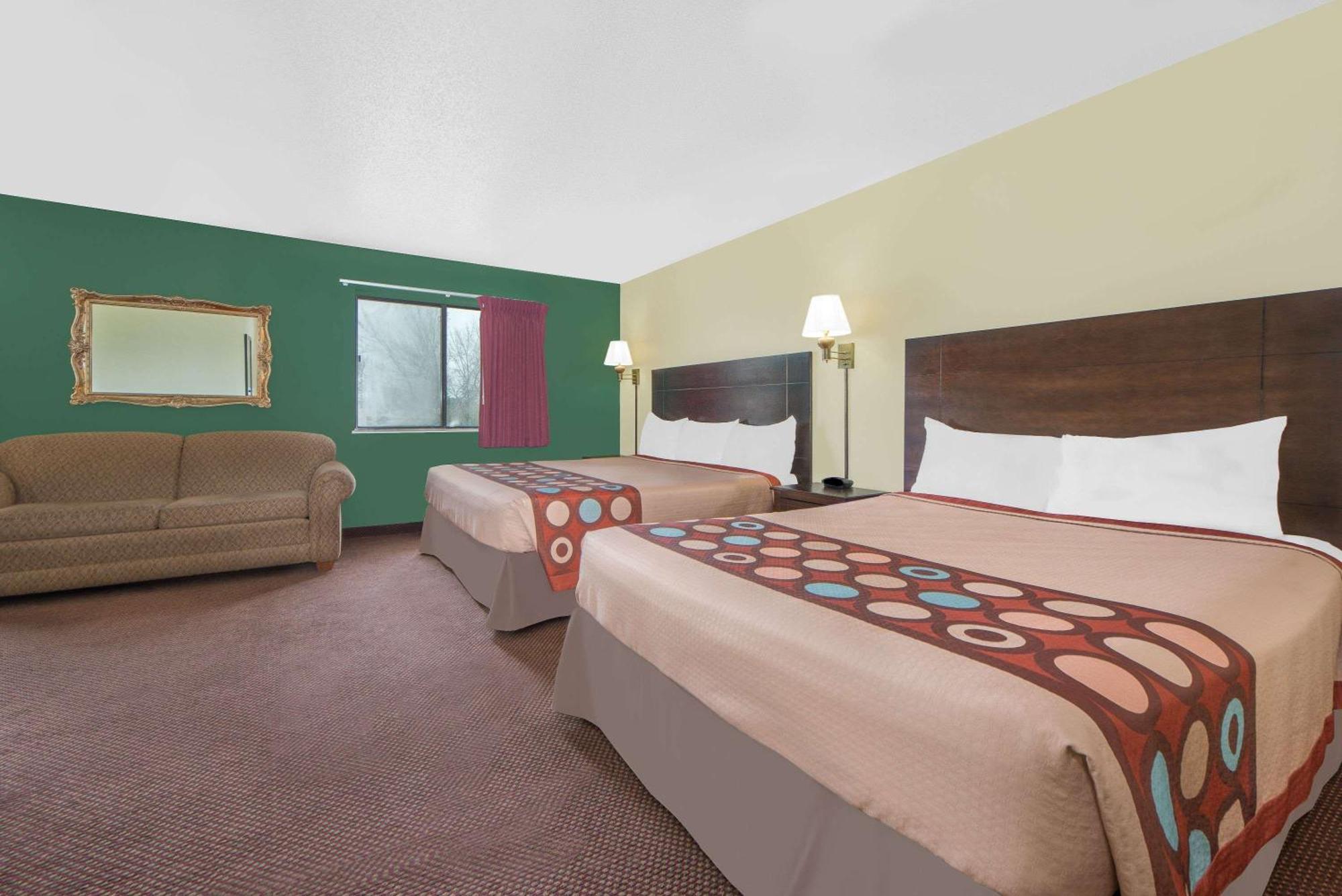 Queen Room Two Queen Beds Non-Smoking