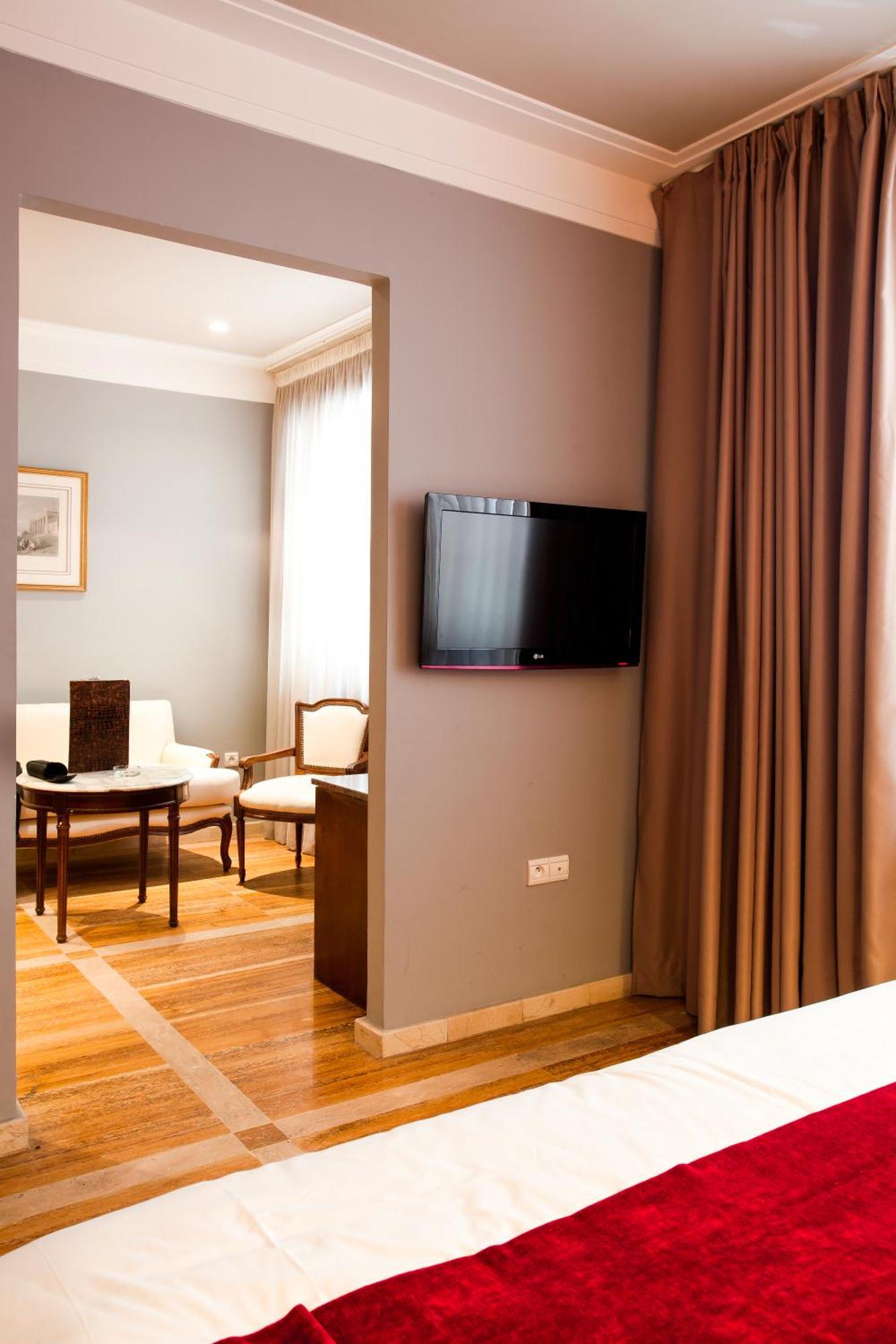 Junior Suite,1556890063:JPEG
