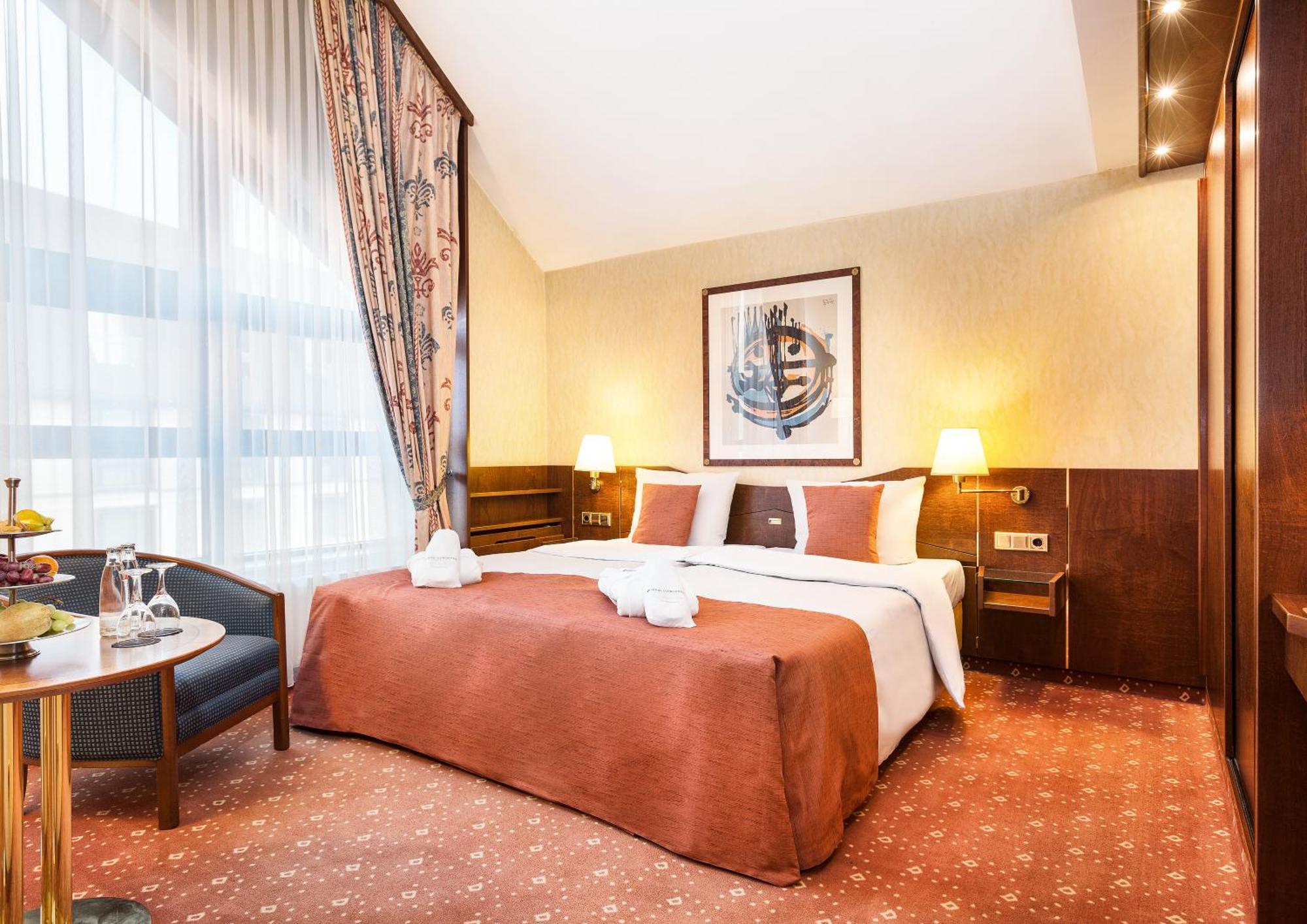 Business Double Room,723995137:JPEG