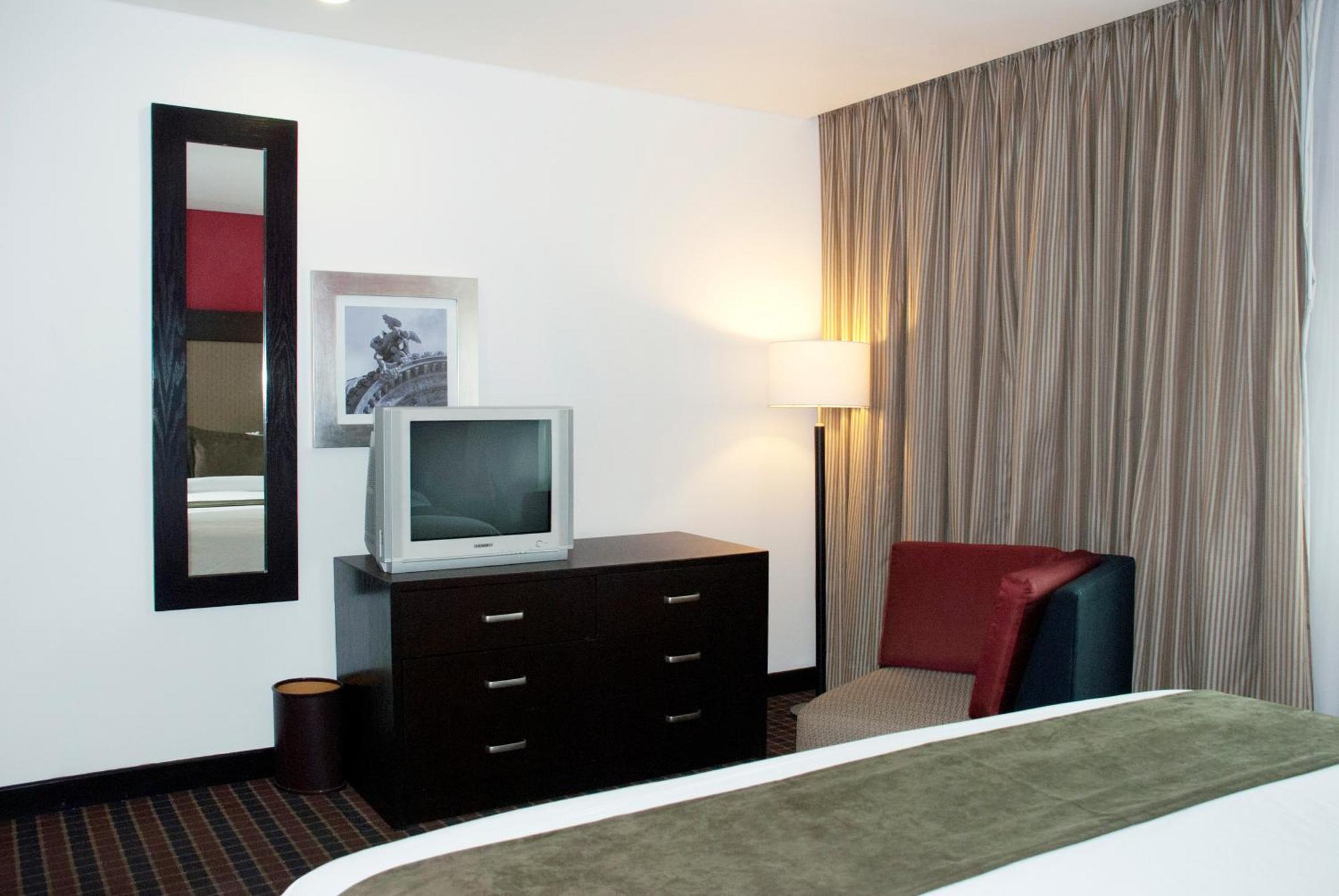 Executive Suite with 1 Kingsize Bed