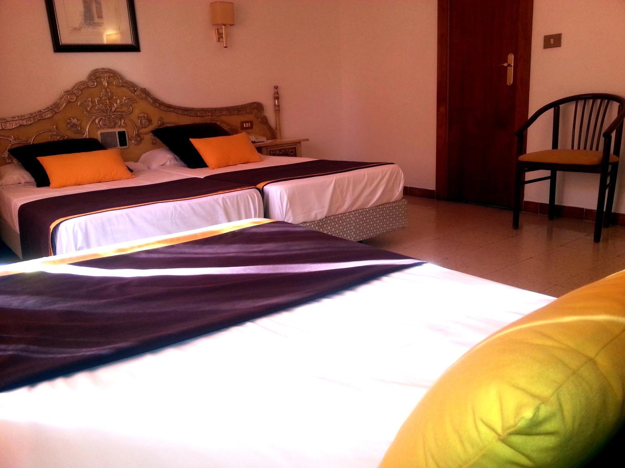 Quadruple Room,704513509:JPEG