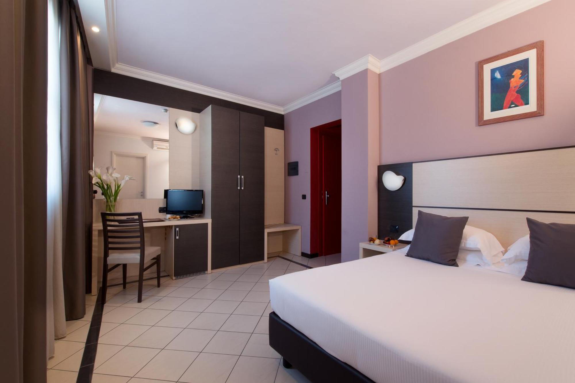 Quarto com Cama de Casal ou 2 de Solteiro