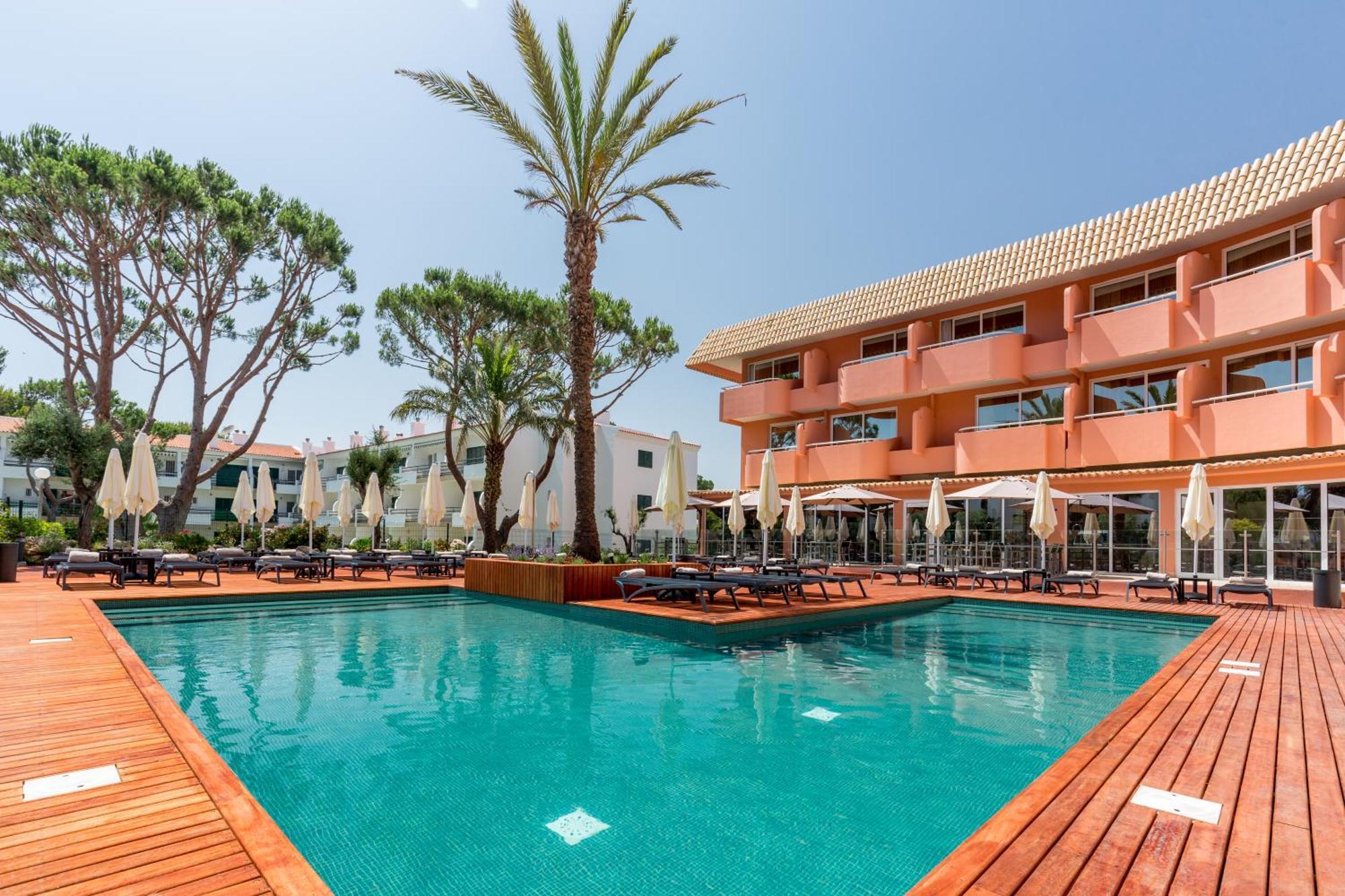 Quarto Garden com Vista da Piscina