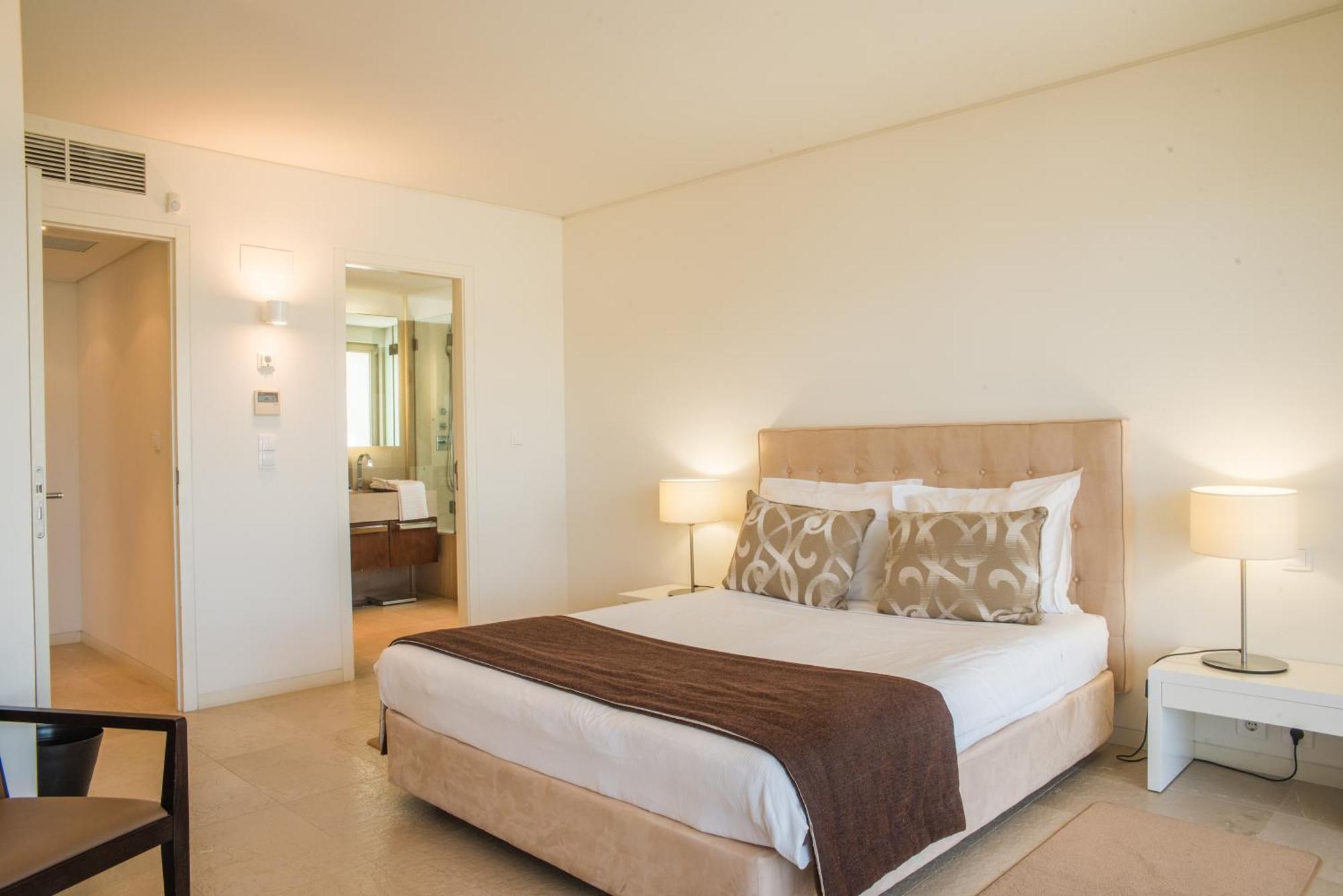 Two-Bedroom Apartment Sea View
